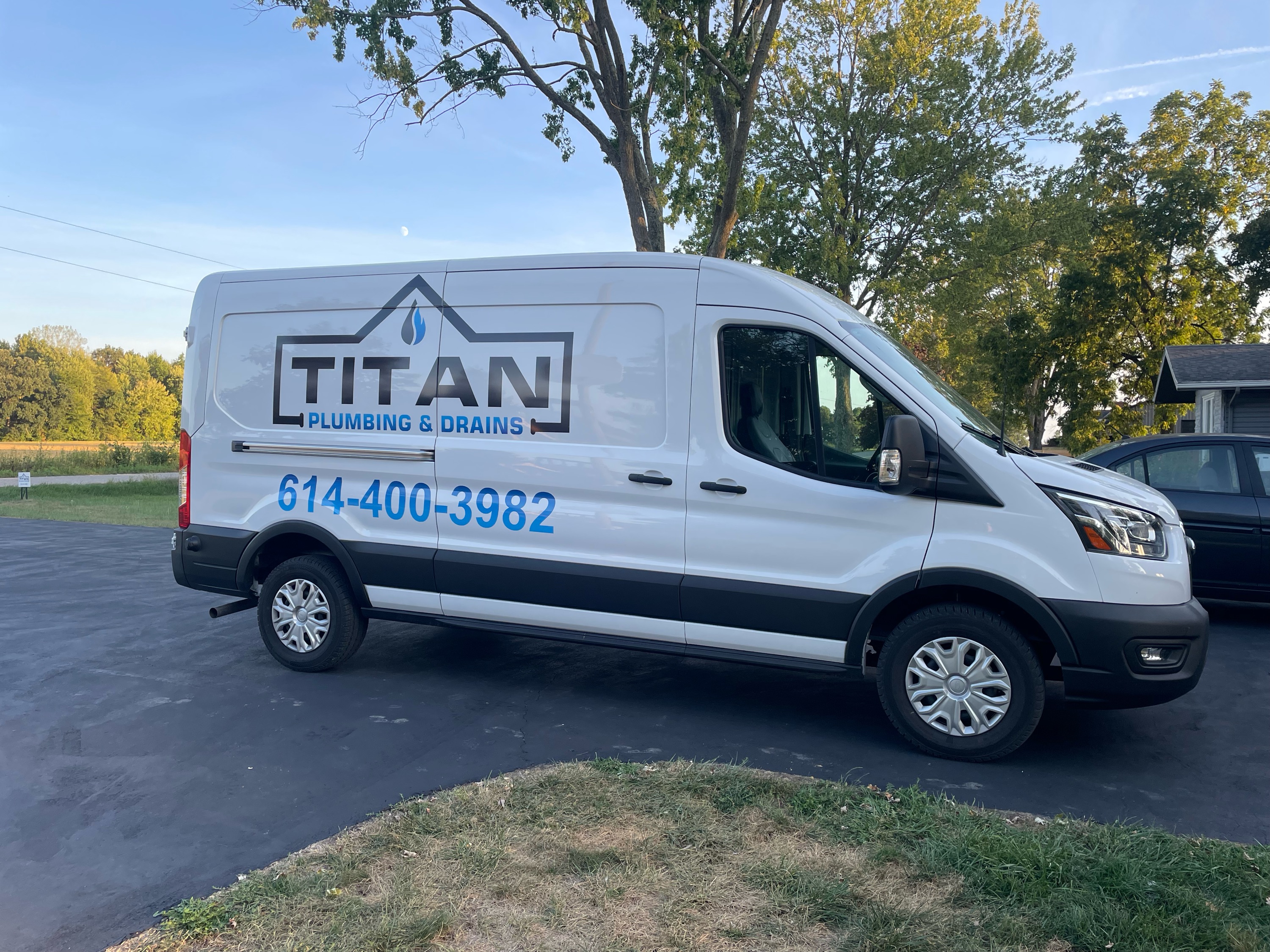 Titan Plumbing & Drains Logo