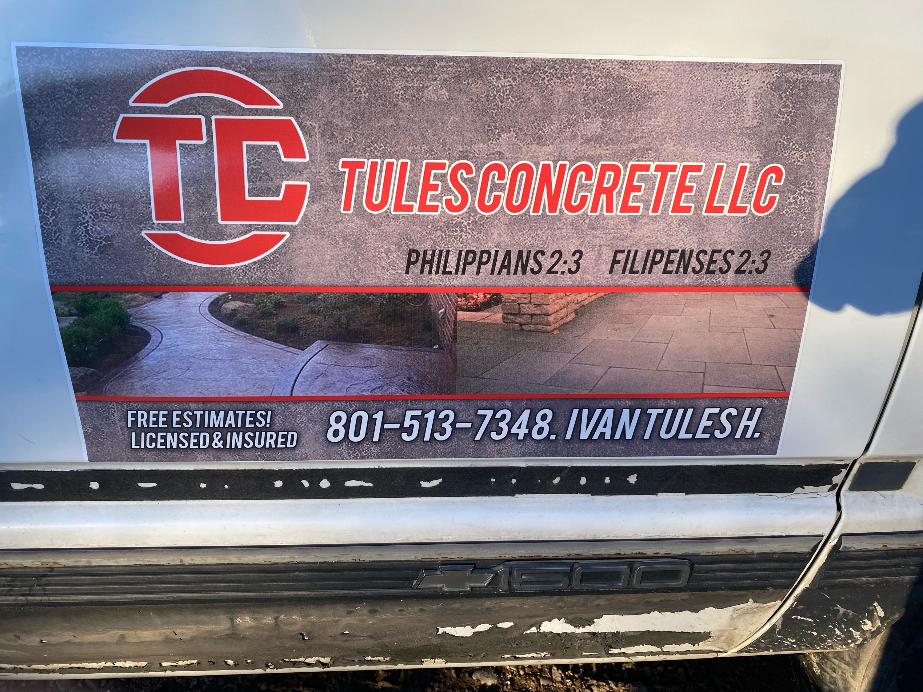 Tules Concrete, LLC Logo