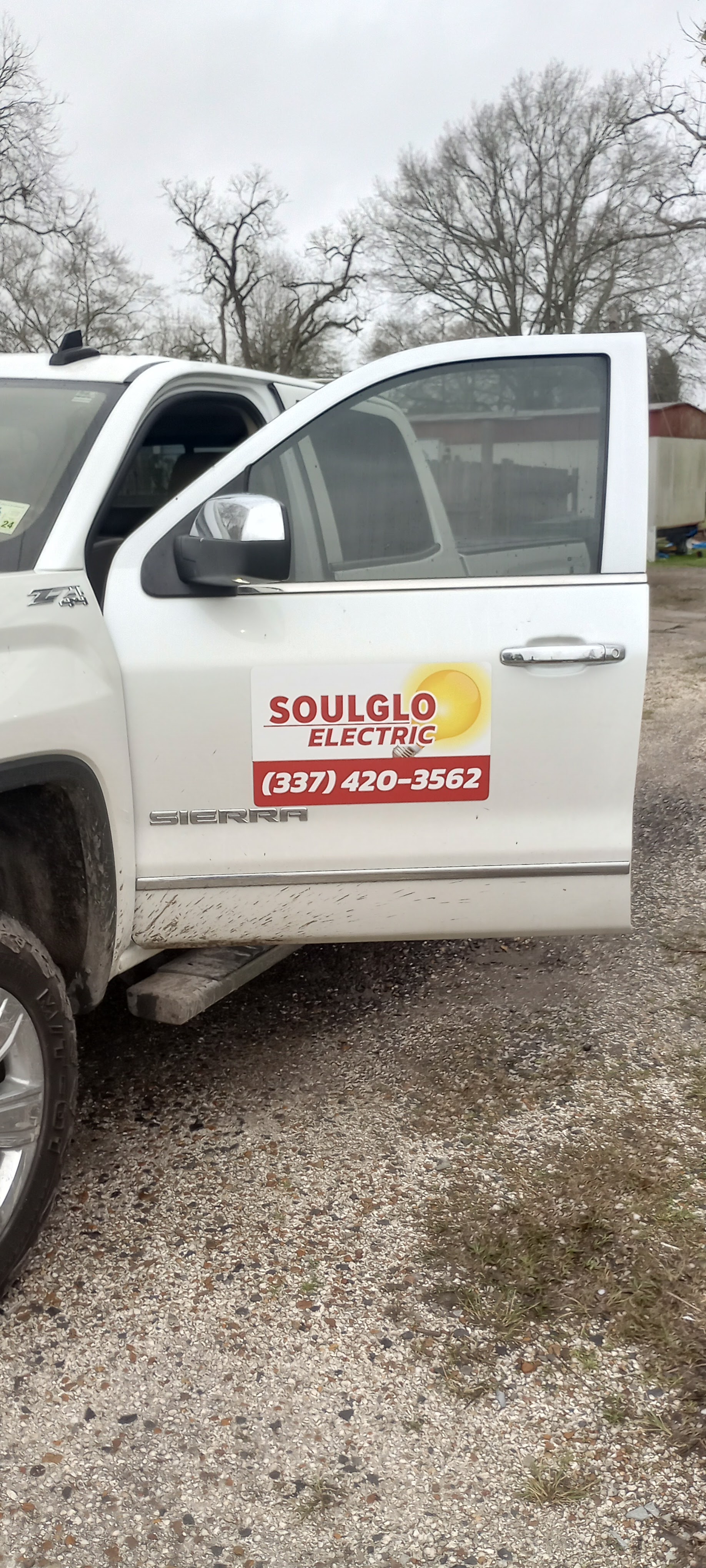 SoulGlo Electric LLC Logo
