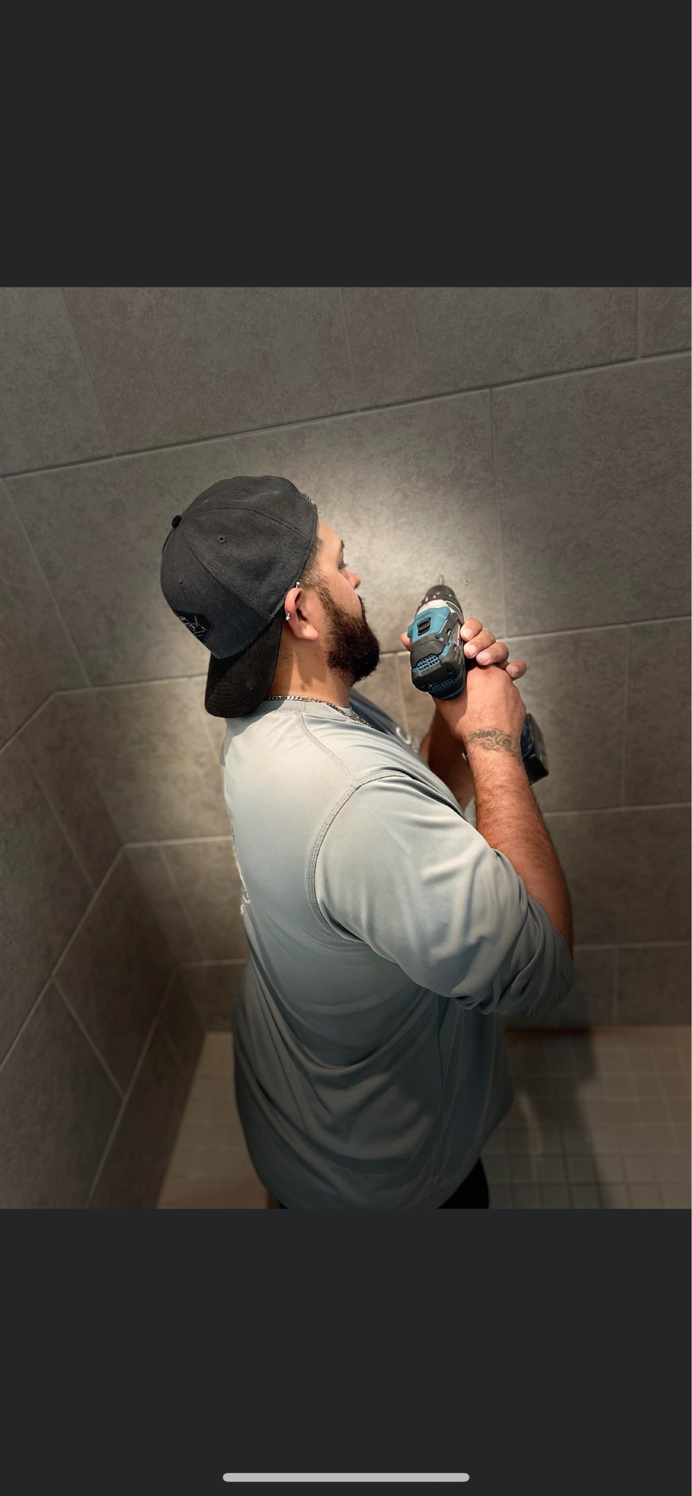 Chavarria's Handyman Services & Professional Cleaning Logo