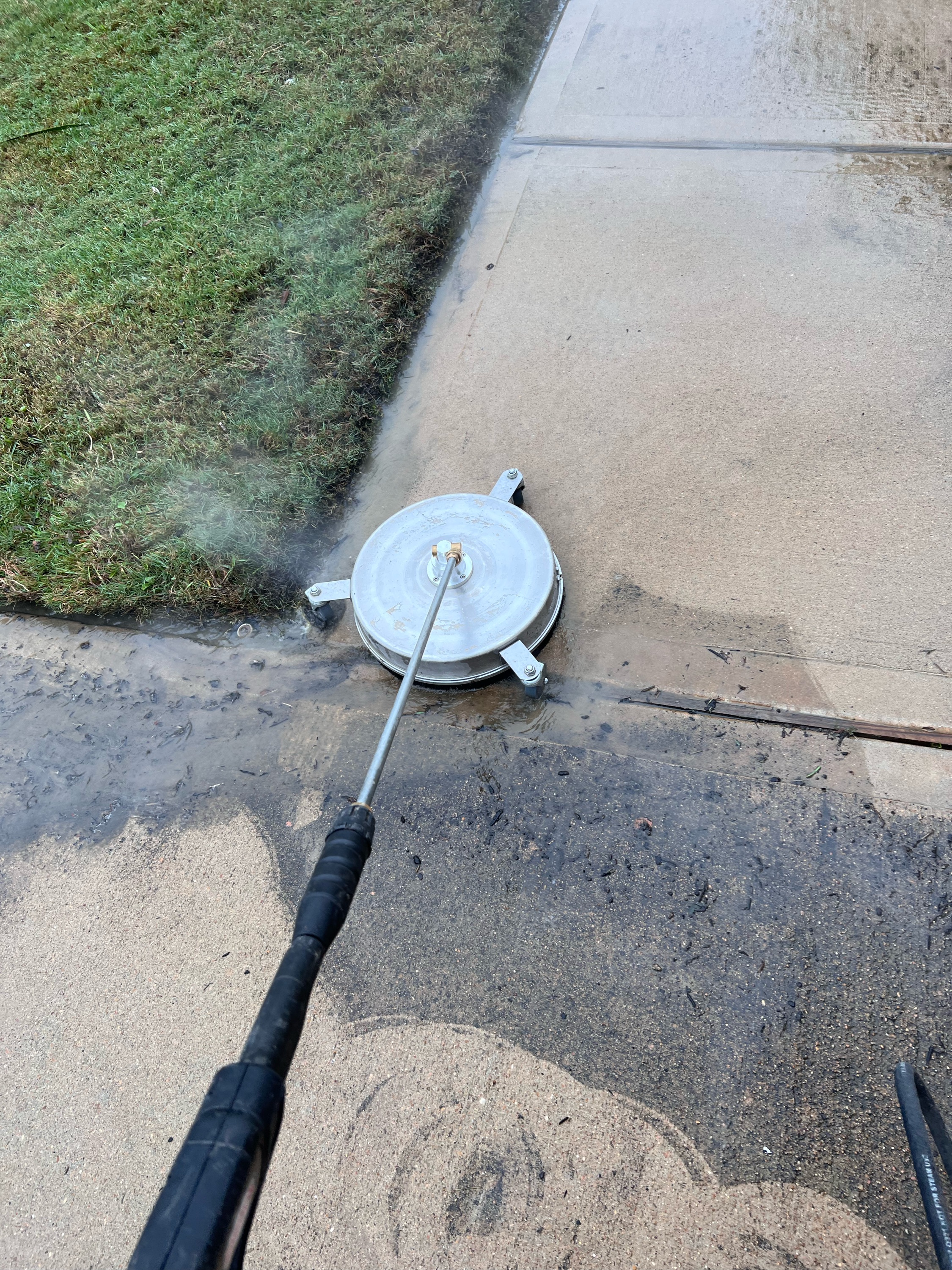 Fresher Pressure Washing Logo