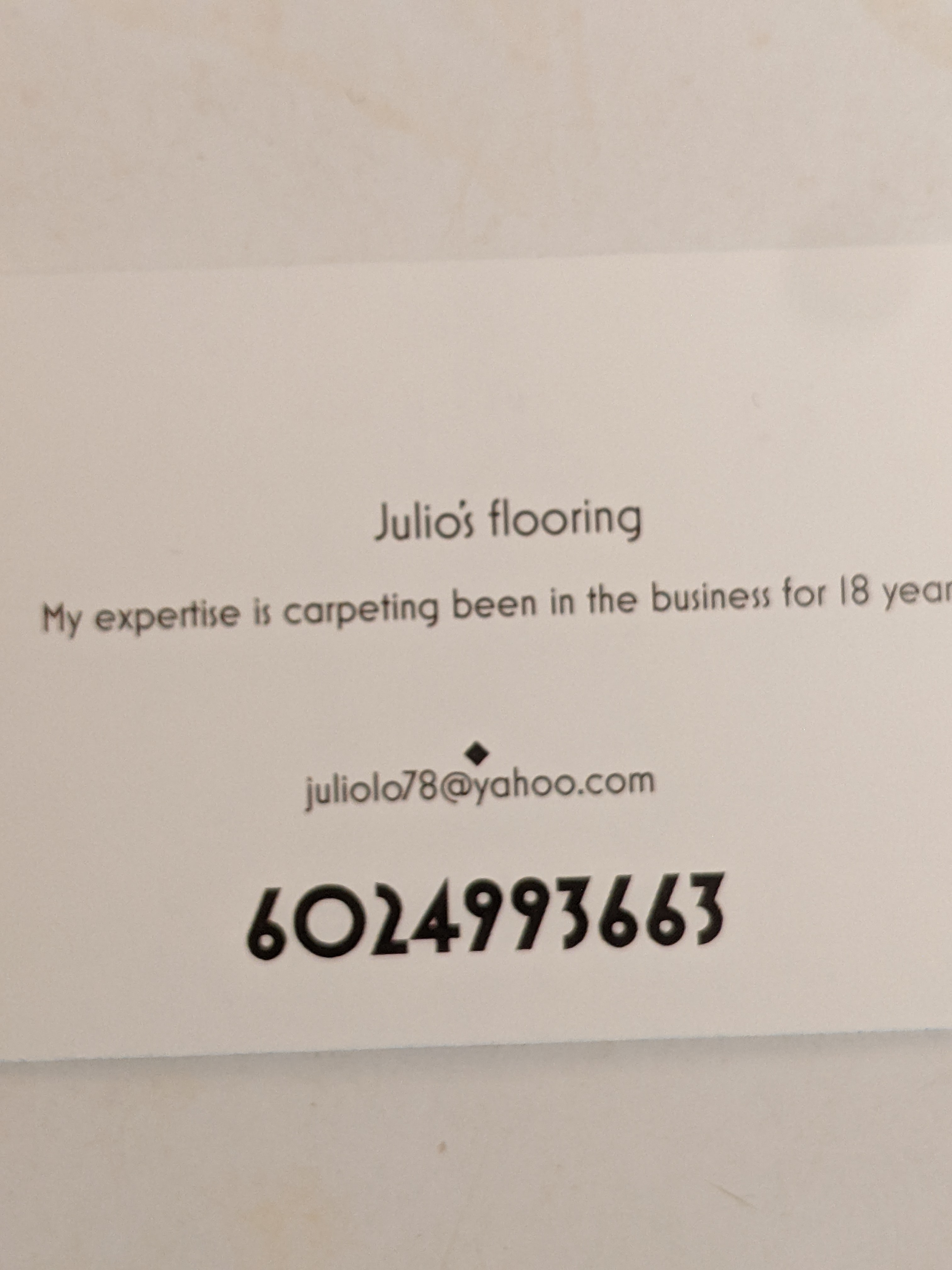 Julio's Flooring Logo