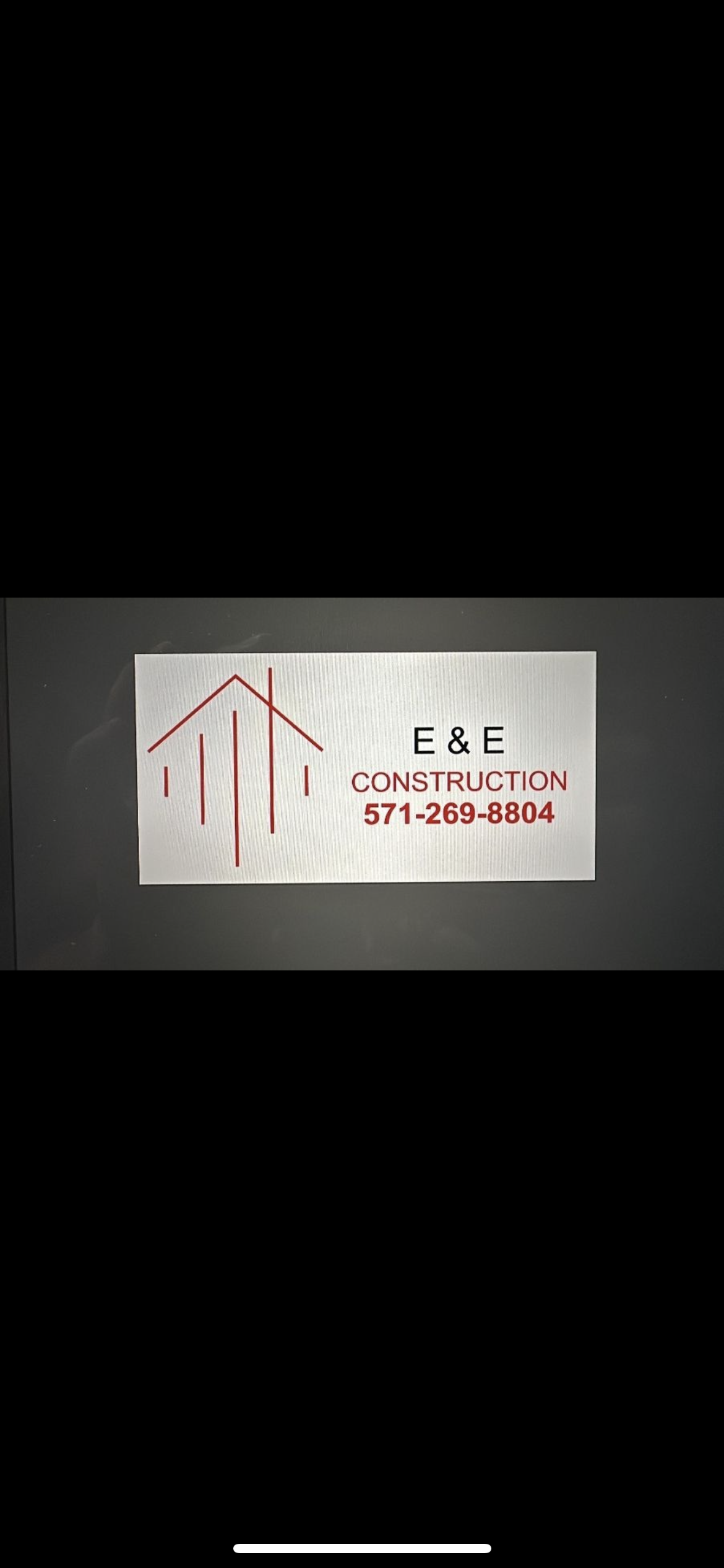 E and E Construction Logo