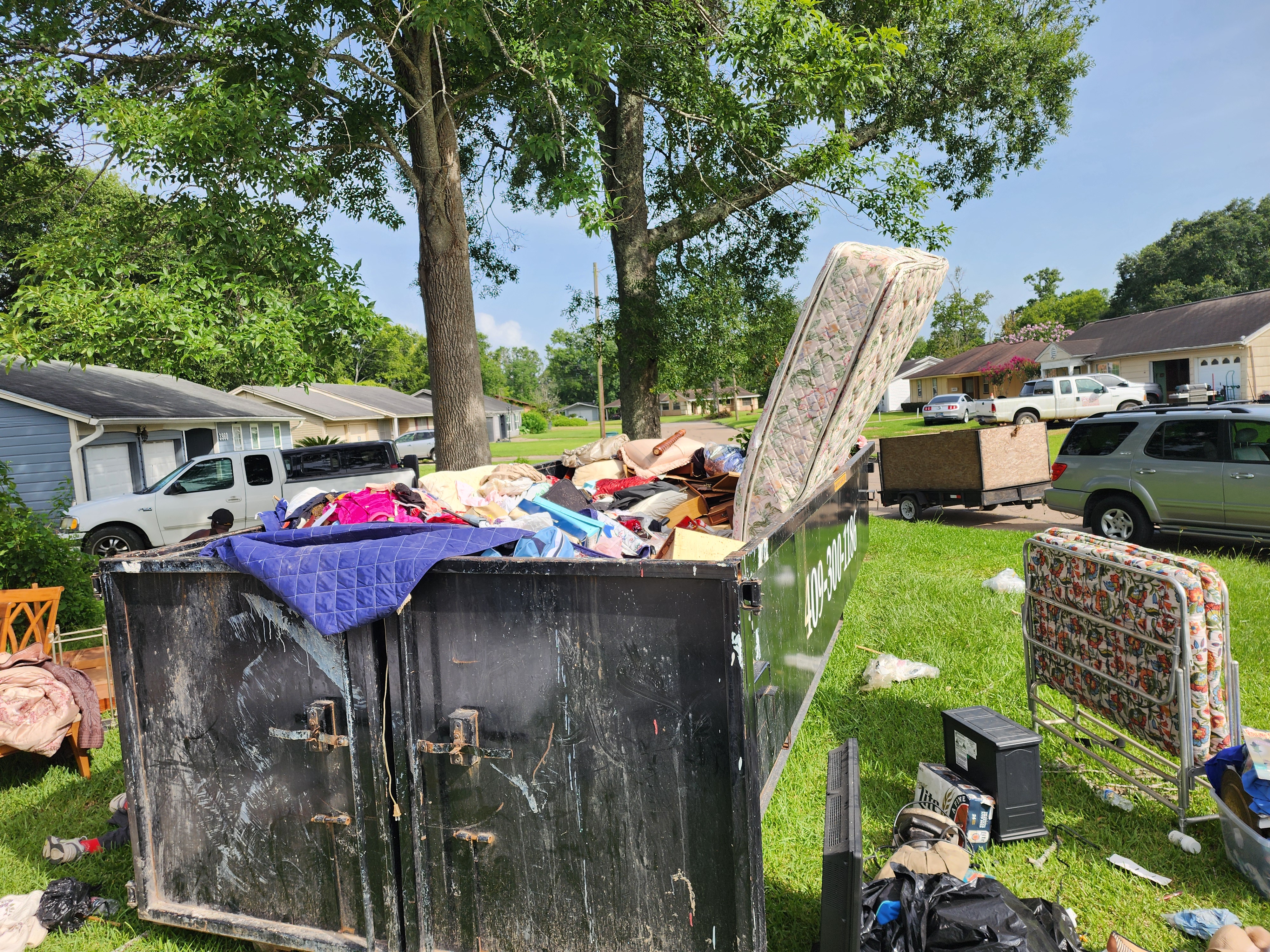 Assih's Junk Removal & Hauling Logo