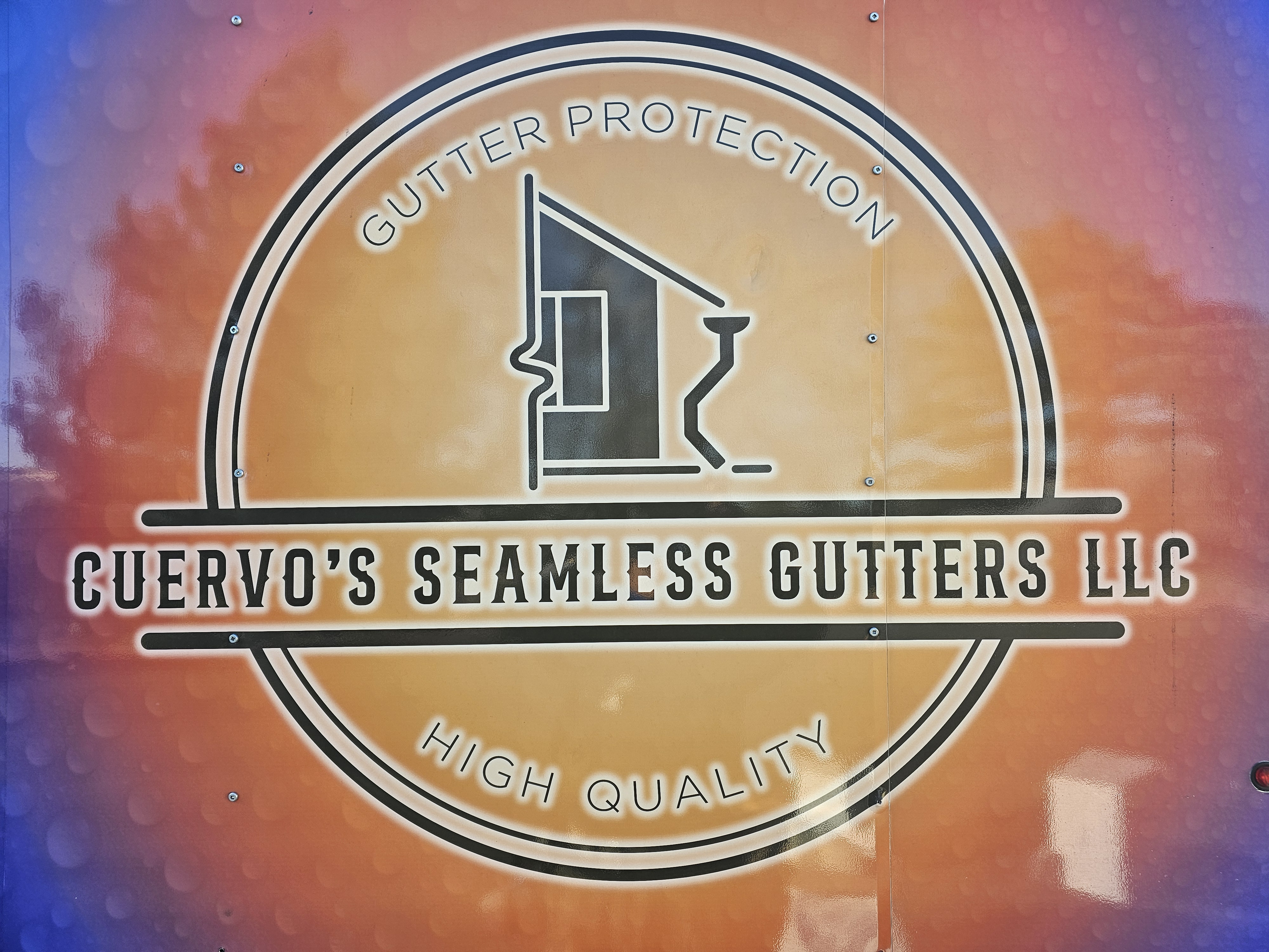 Cuervo's Seamless Gutters LLC Logo