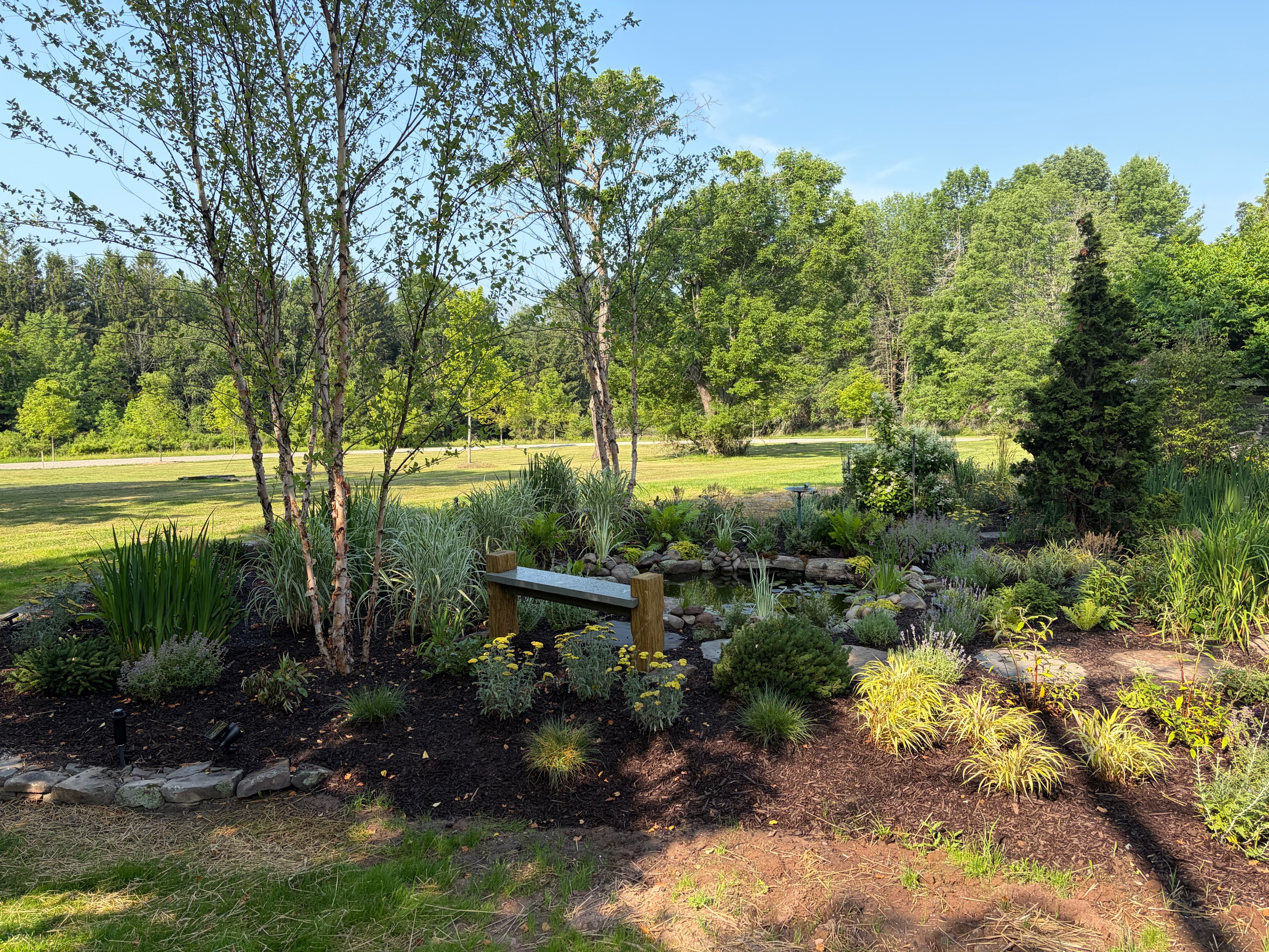 M & R Landscaping Logo