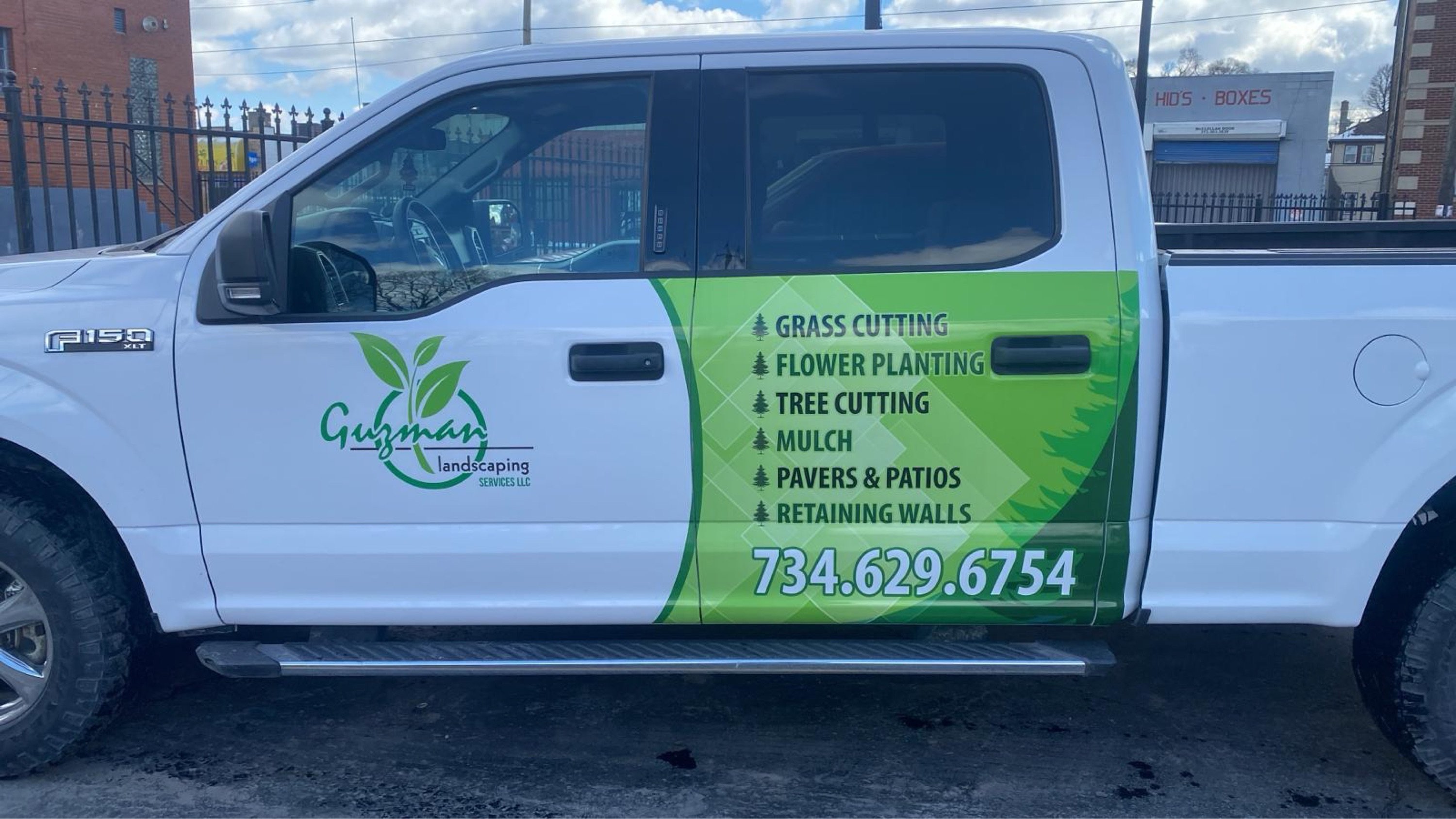 Guzman Landscaping Services, LLC Logo