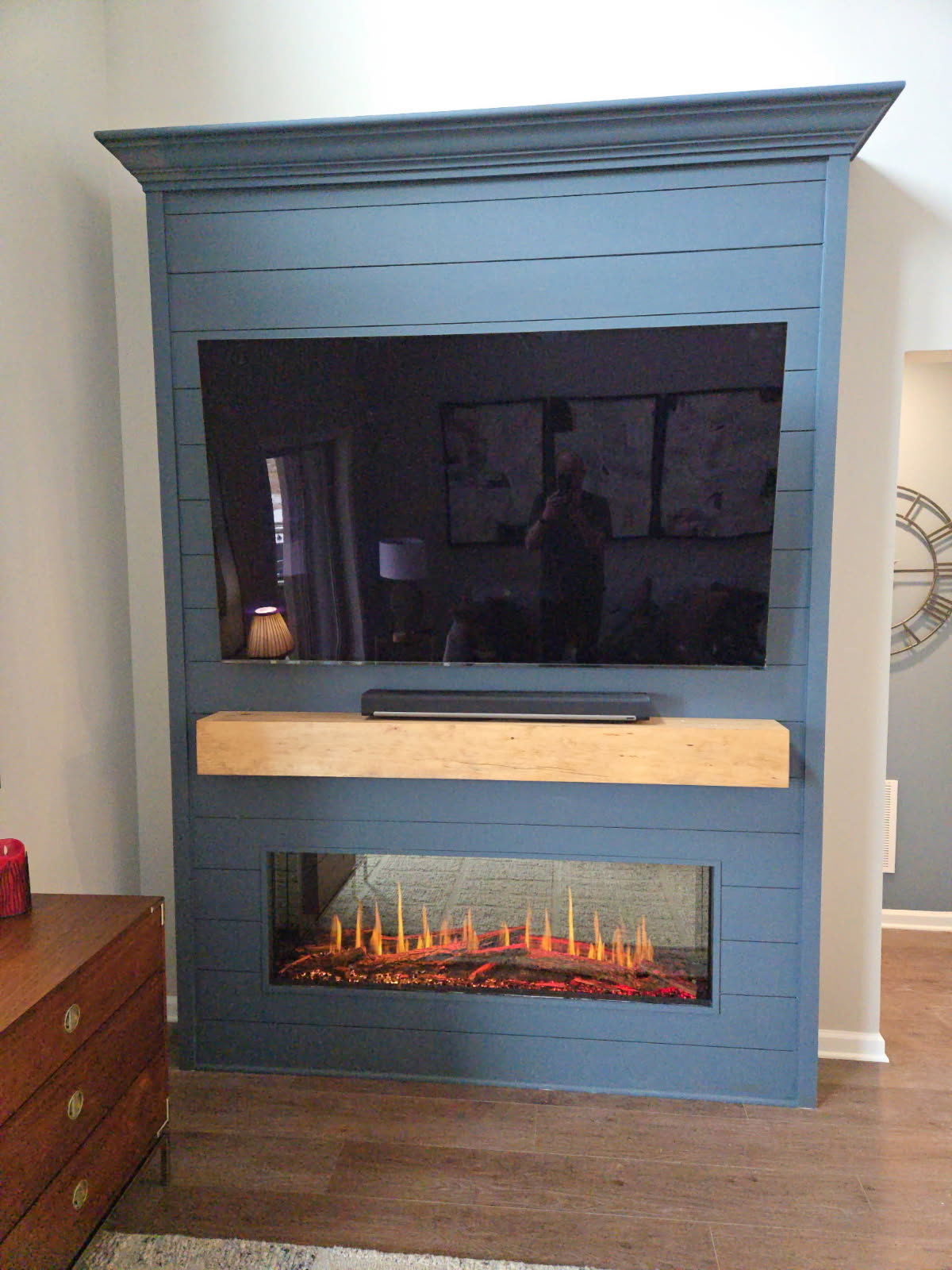 autLAWS Carpentry Logo