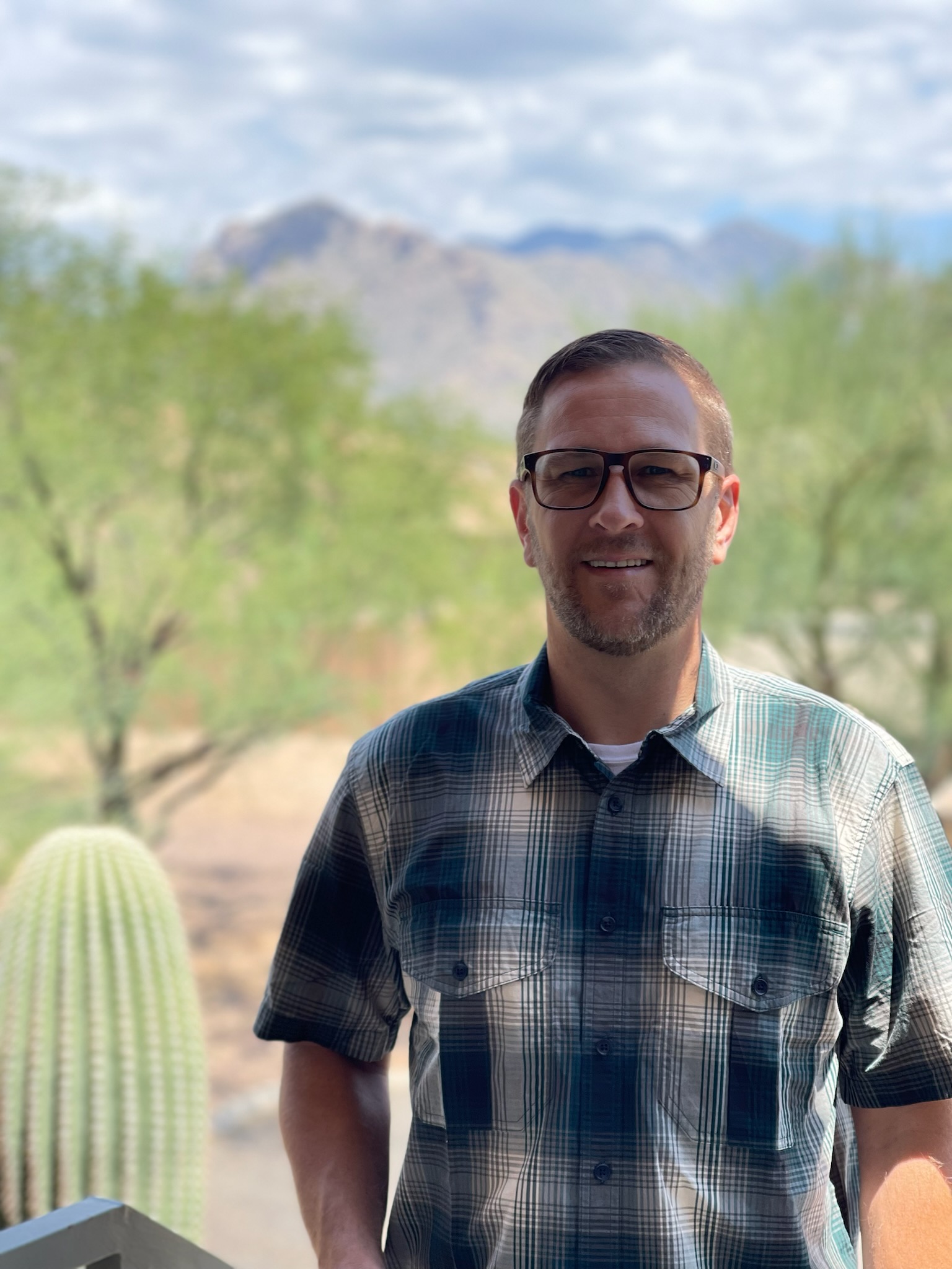 Expert Wall Solutions LLC Logo