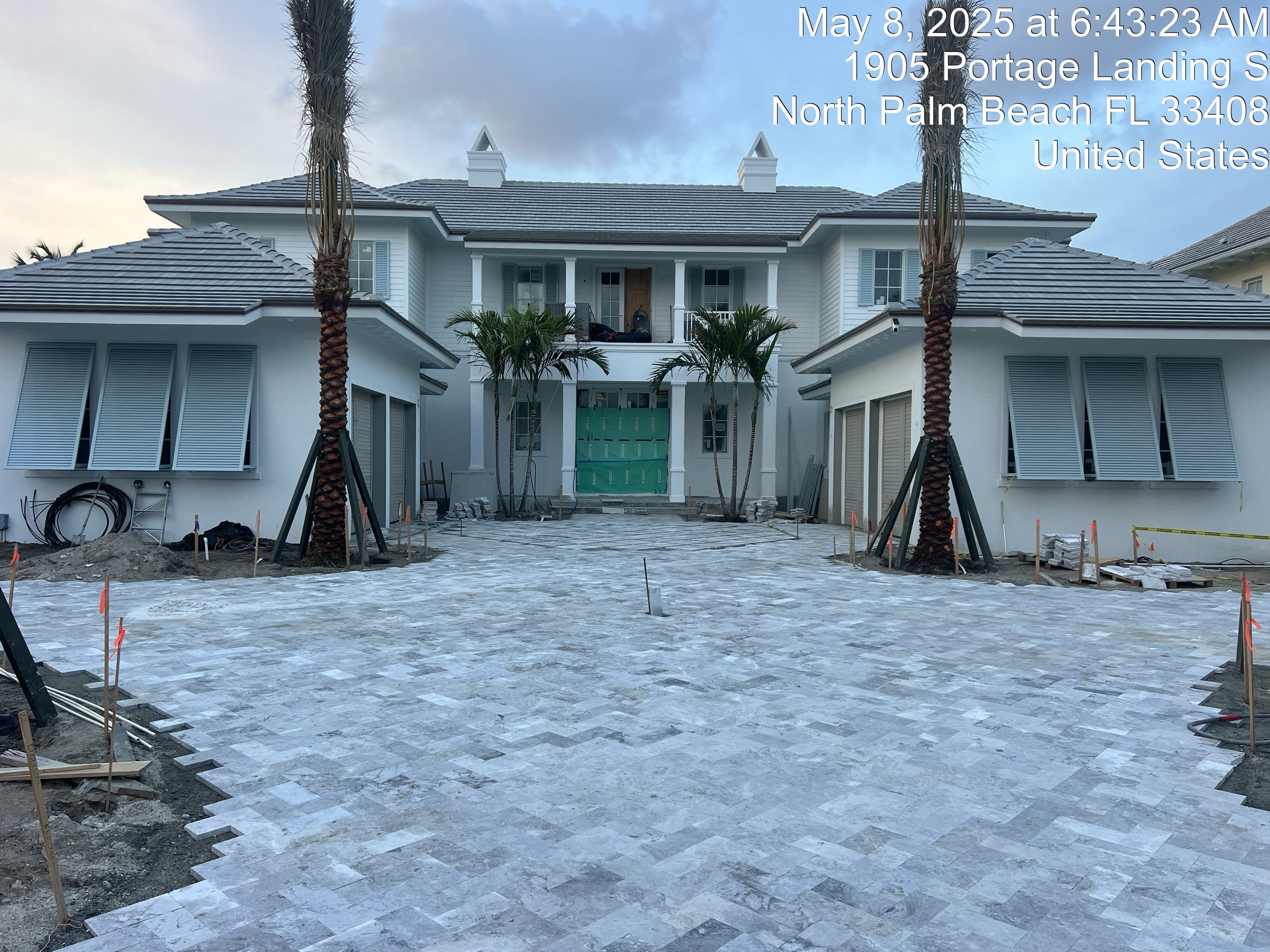 PALM COAST CONCRETE & PAVERS, LLC Logo