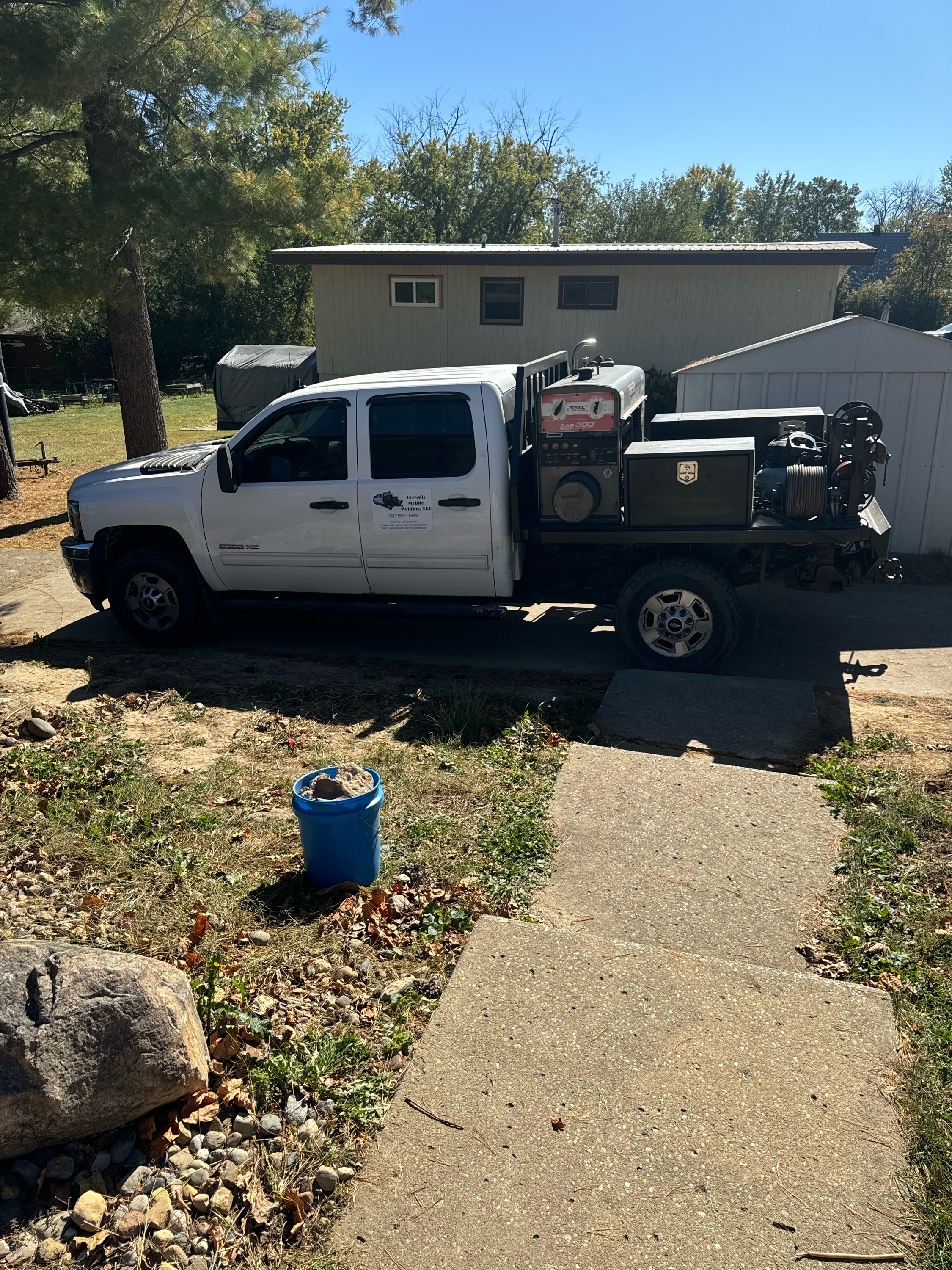 Borealis Mobile Welding Logo