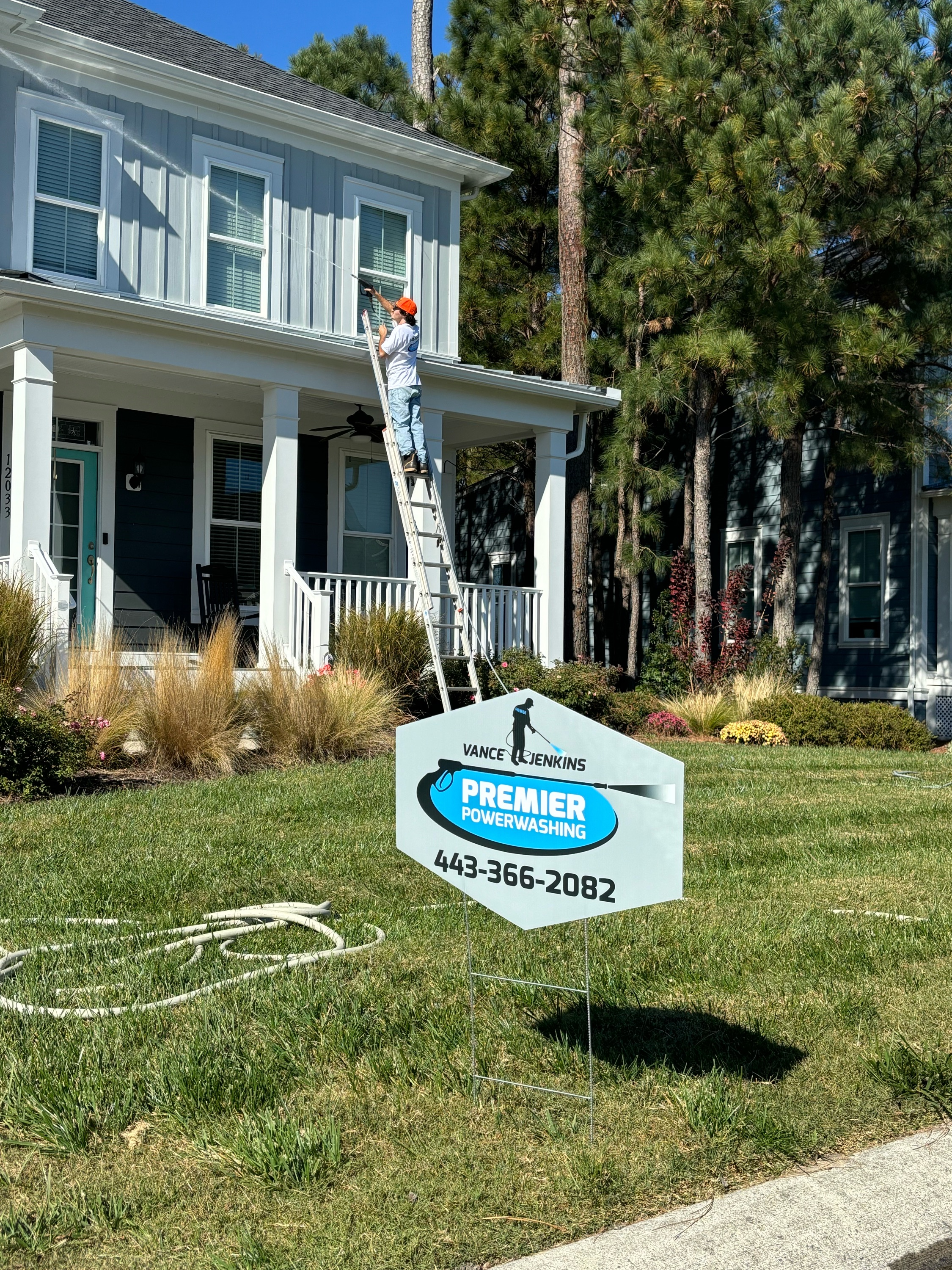 Premier Powerwashing Logo