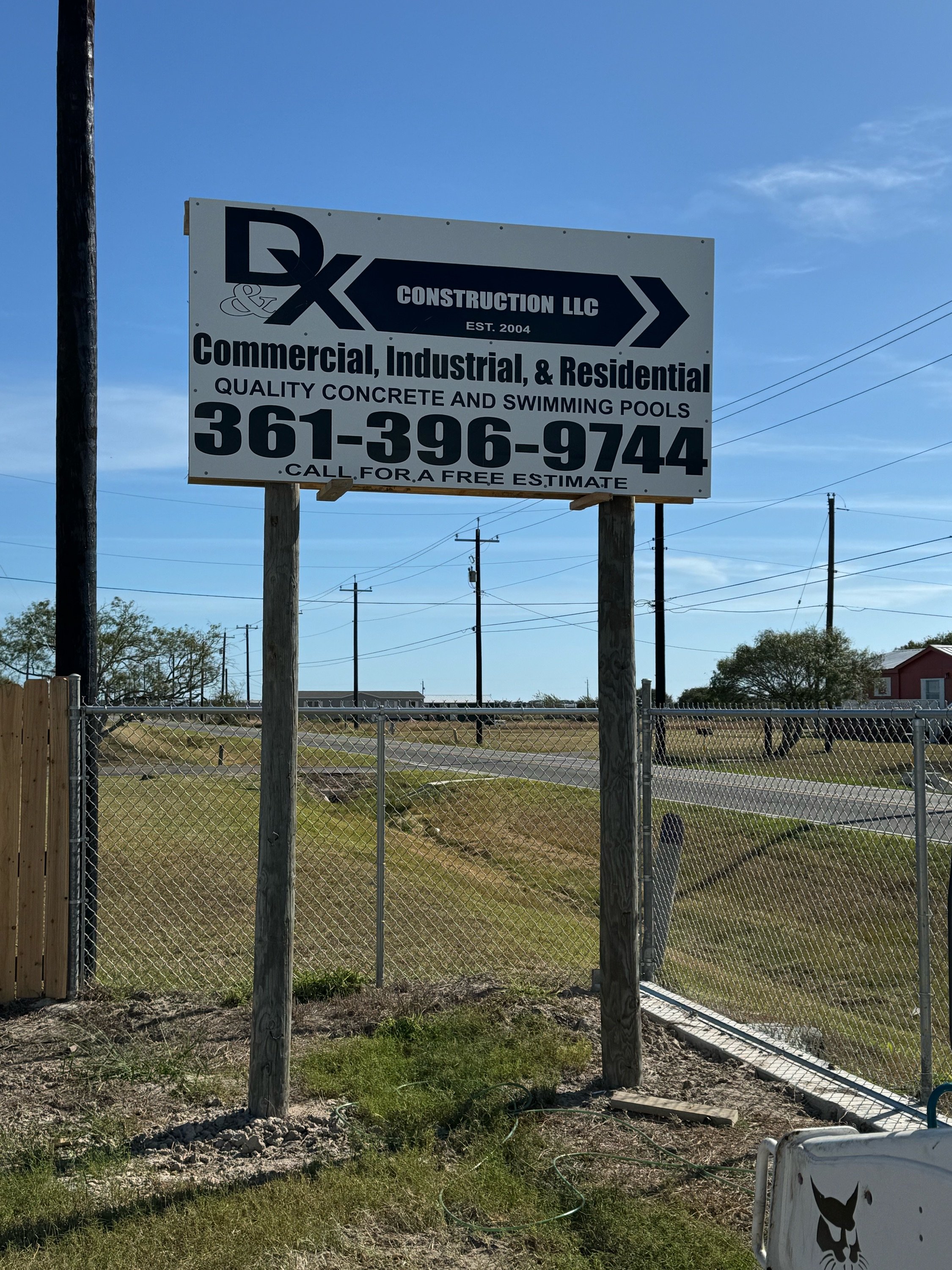 D&X Construction, LLC Logo