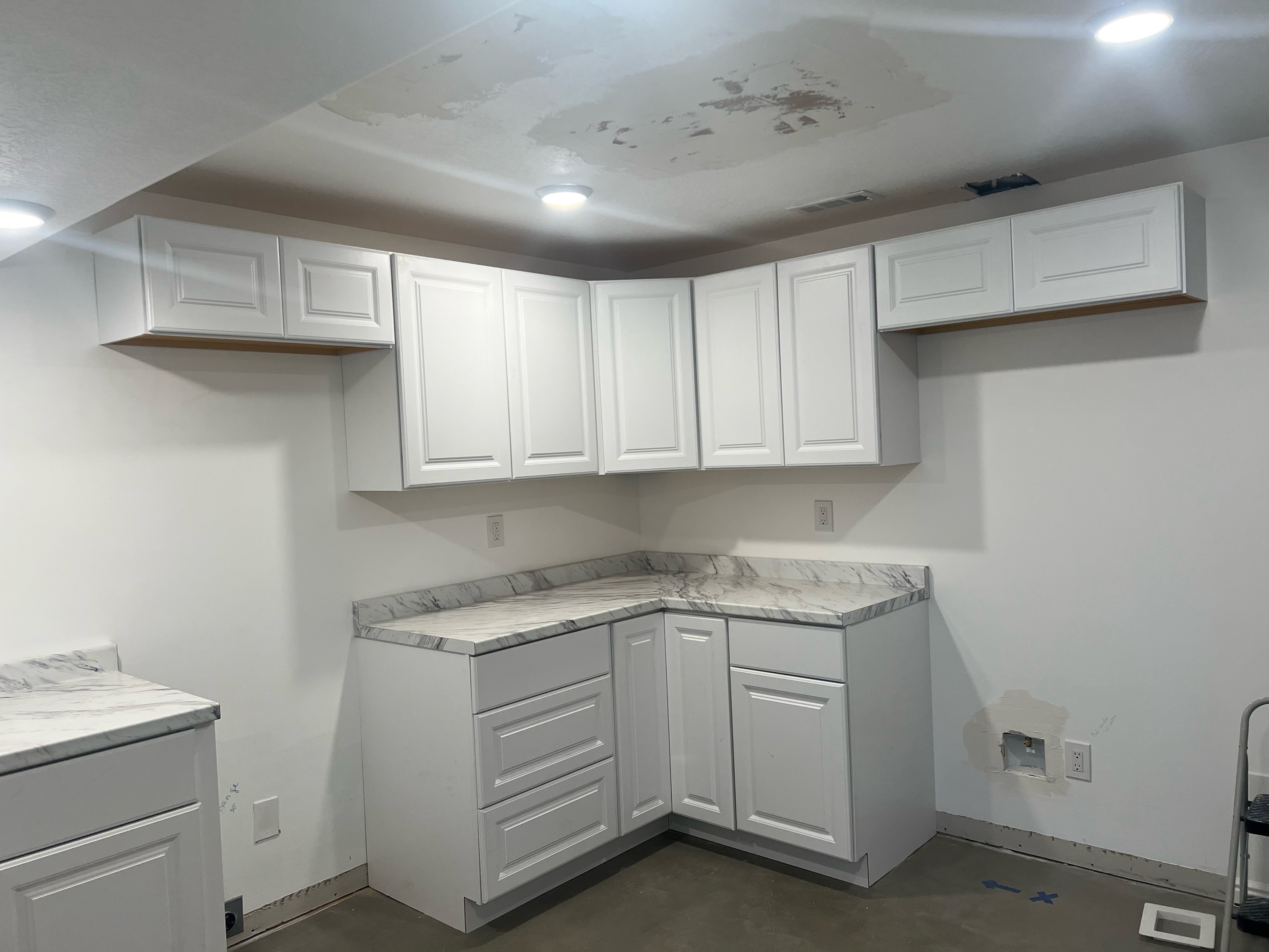 Avalon Cabinets Installation, LLC Logo