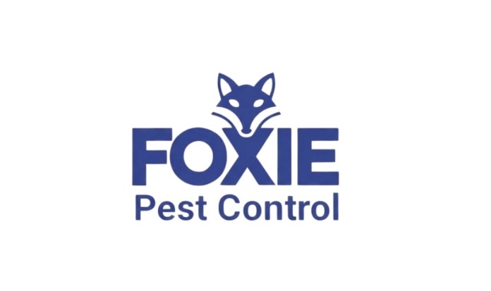 Foxie Pest Control, LLC Logo