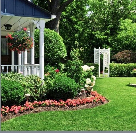 Ben Torres Landscaping Logo