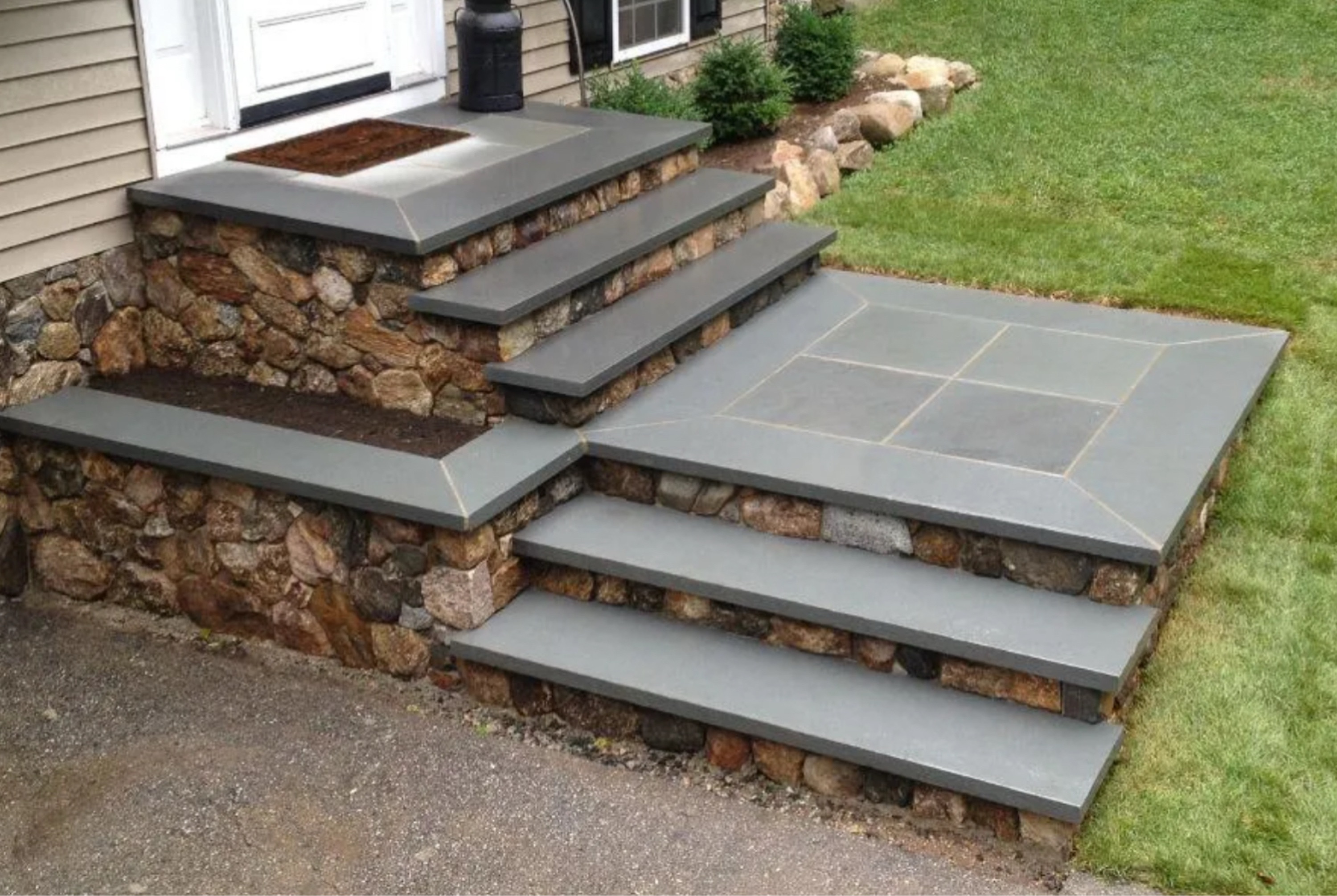 Onyx Home Improvements LLC Logo
