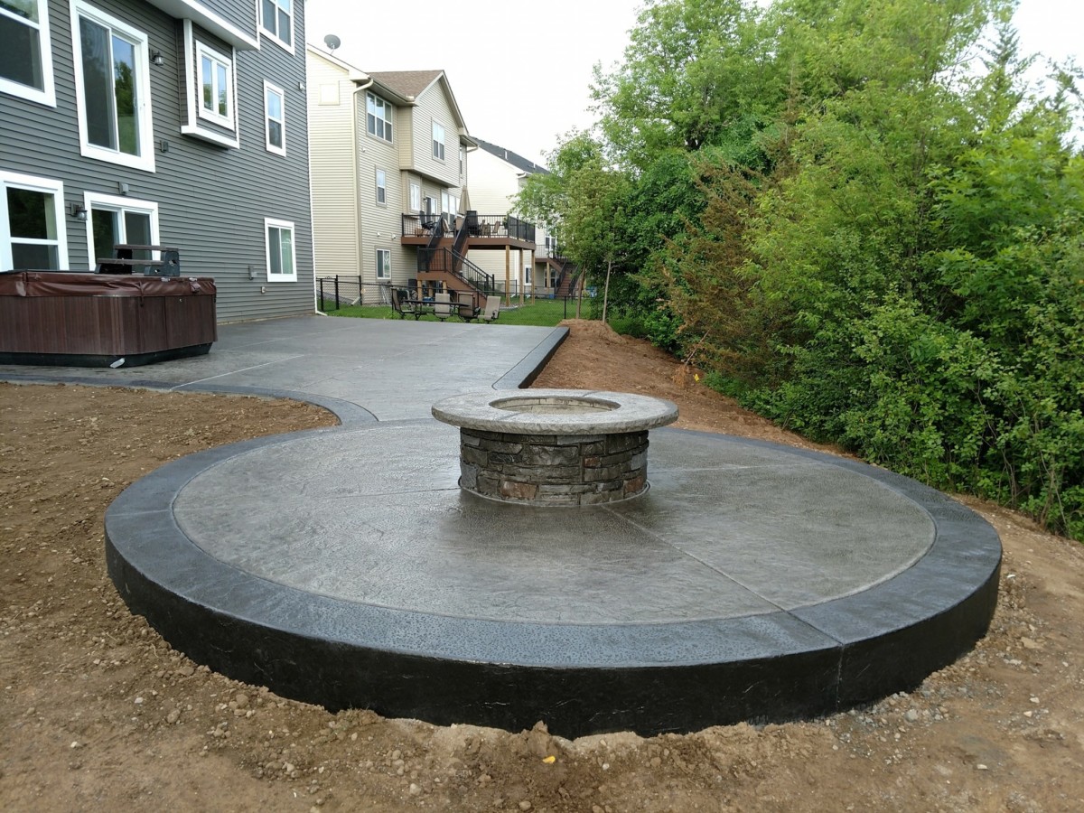 Luna Concrete Logo