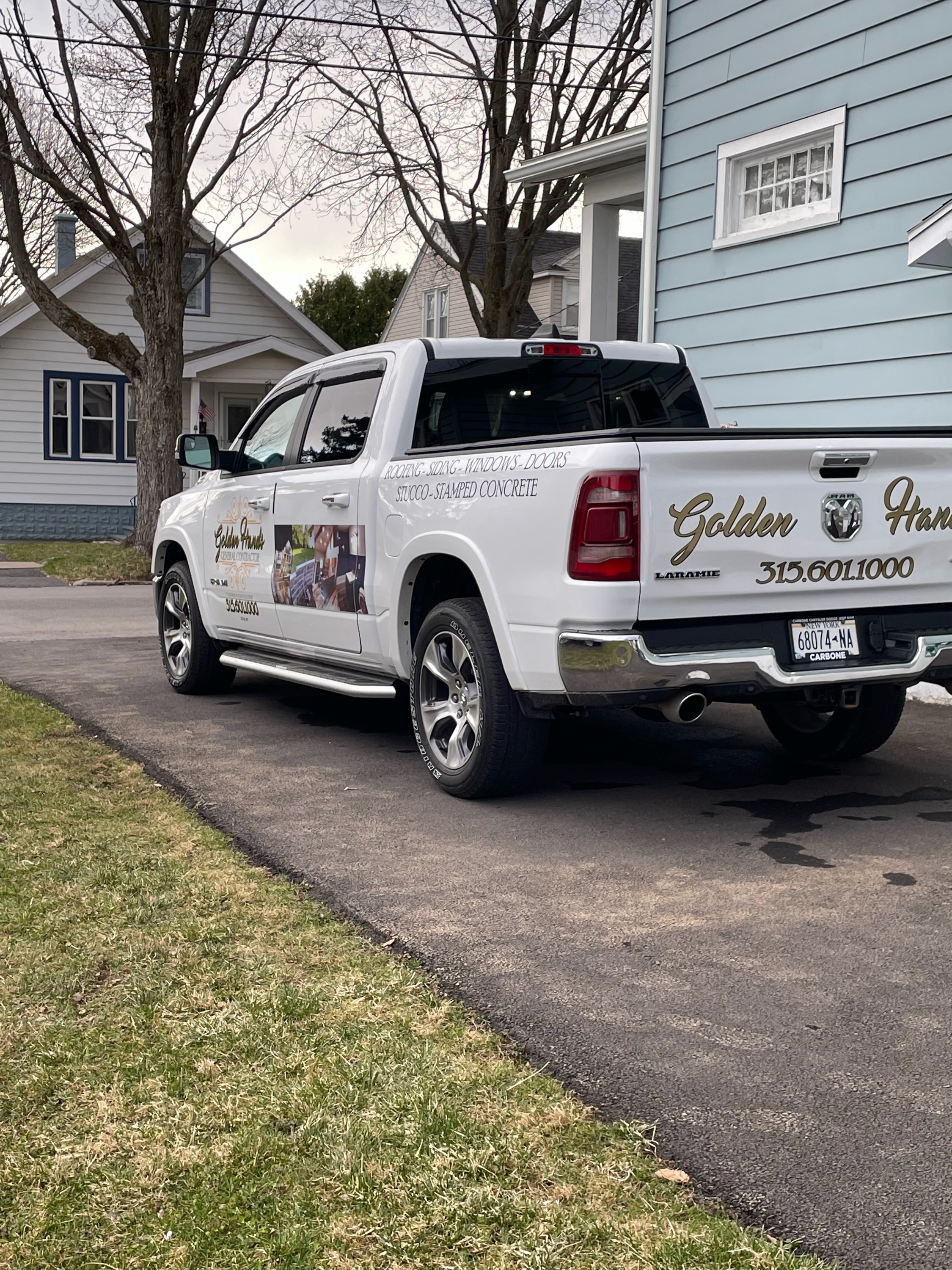 Golden Hands Logo