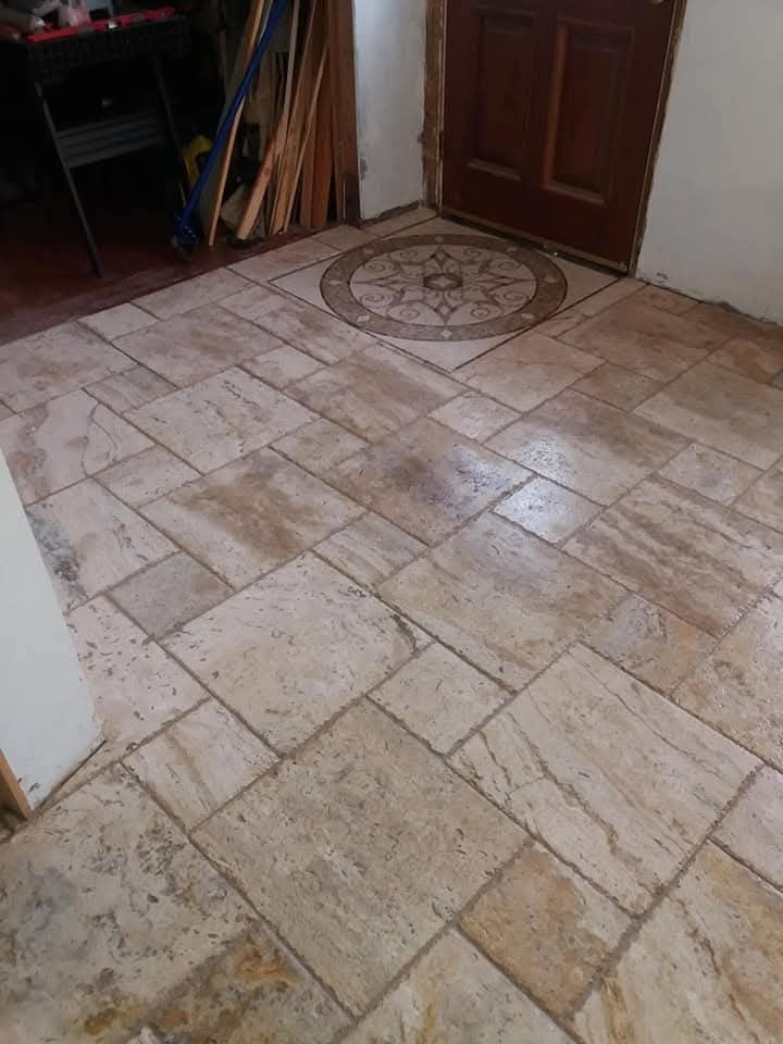 Bronze Leaf Tile & Design Logo