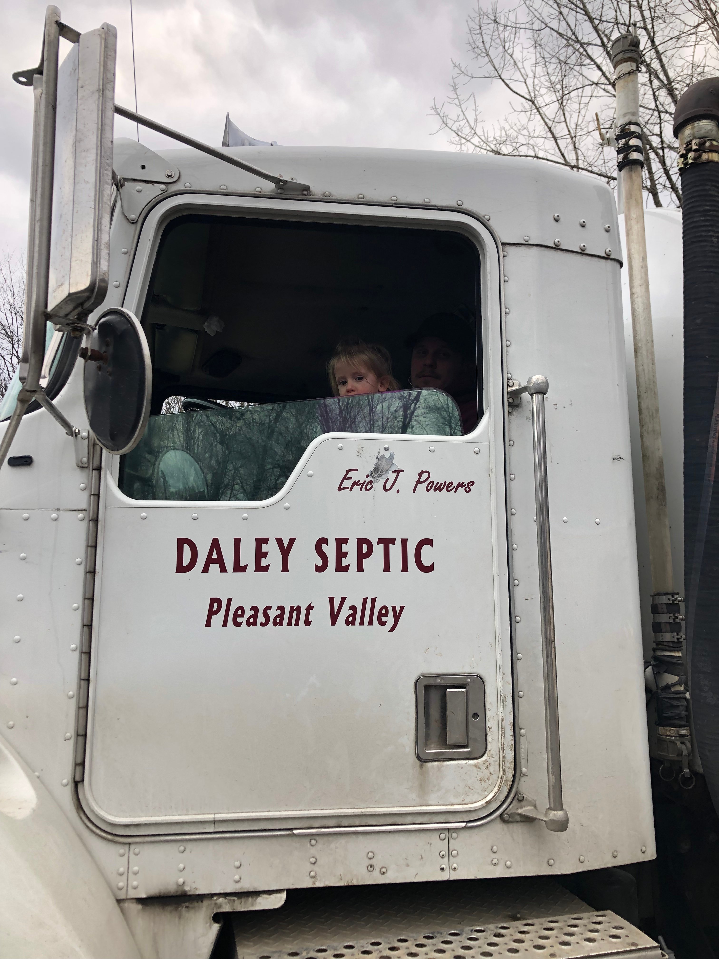 Daley Septic Service, LLC Logo