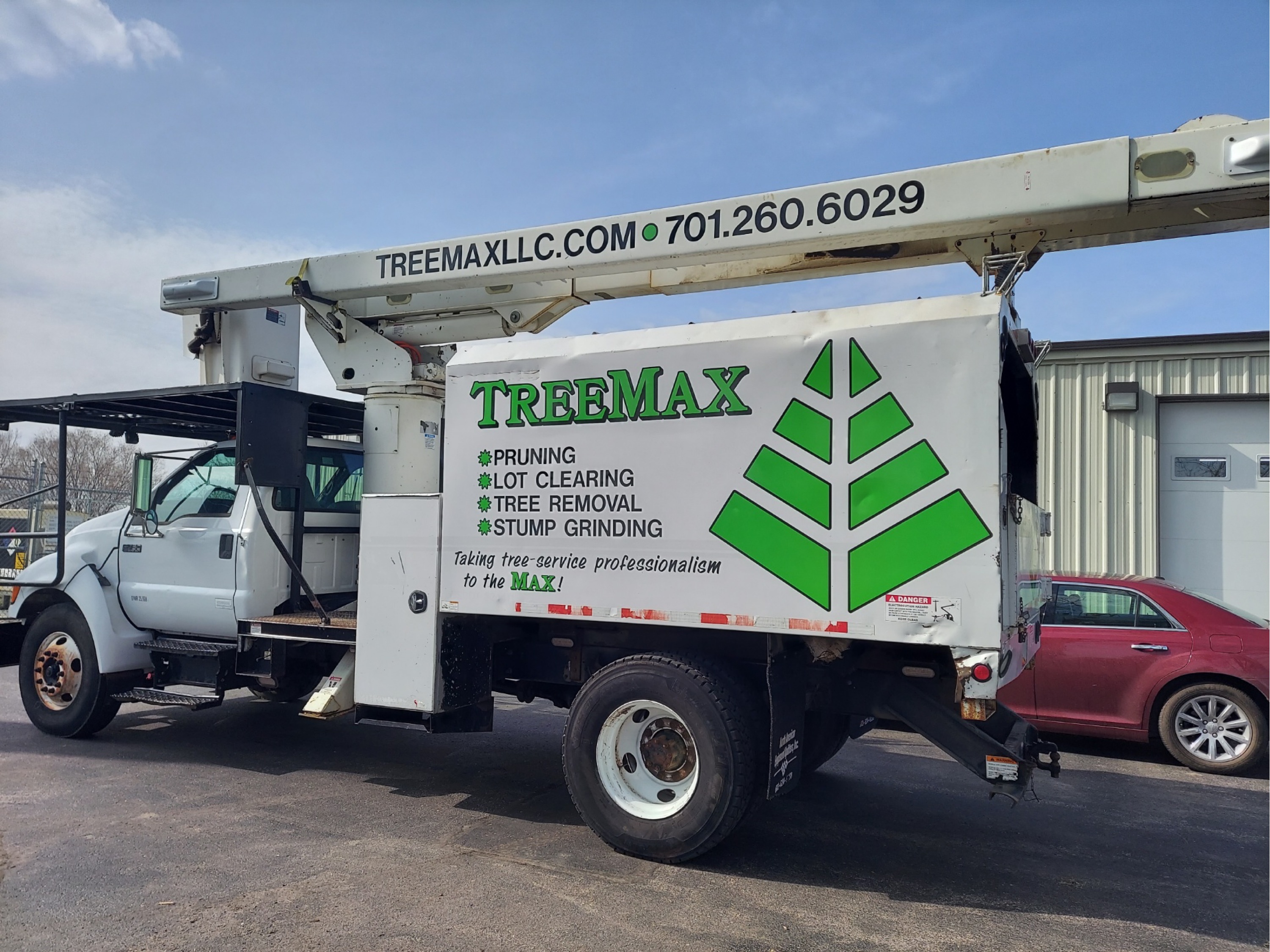 TreeMax, LLC Logo