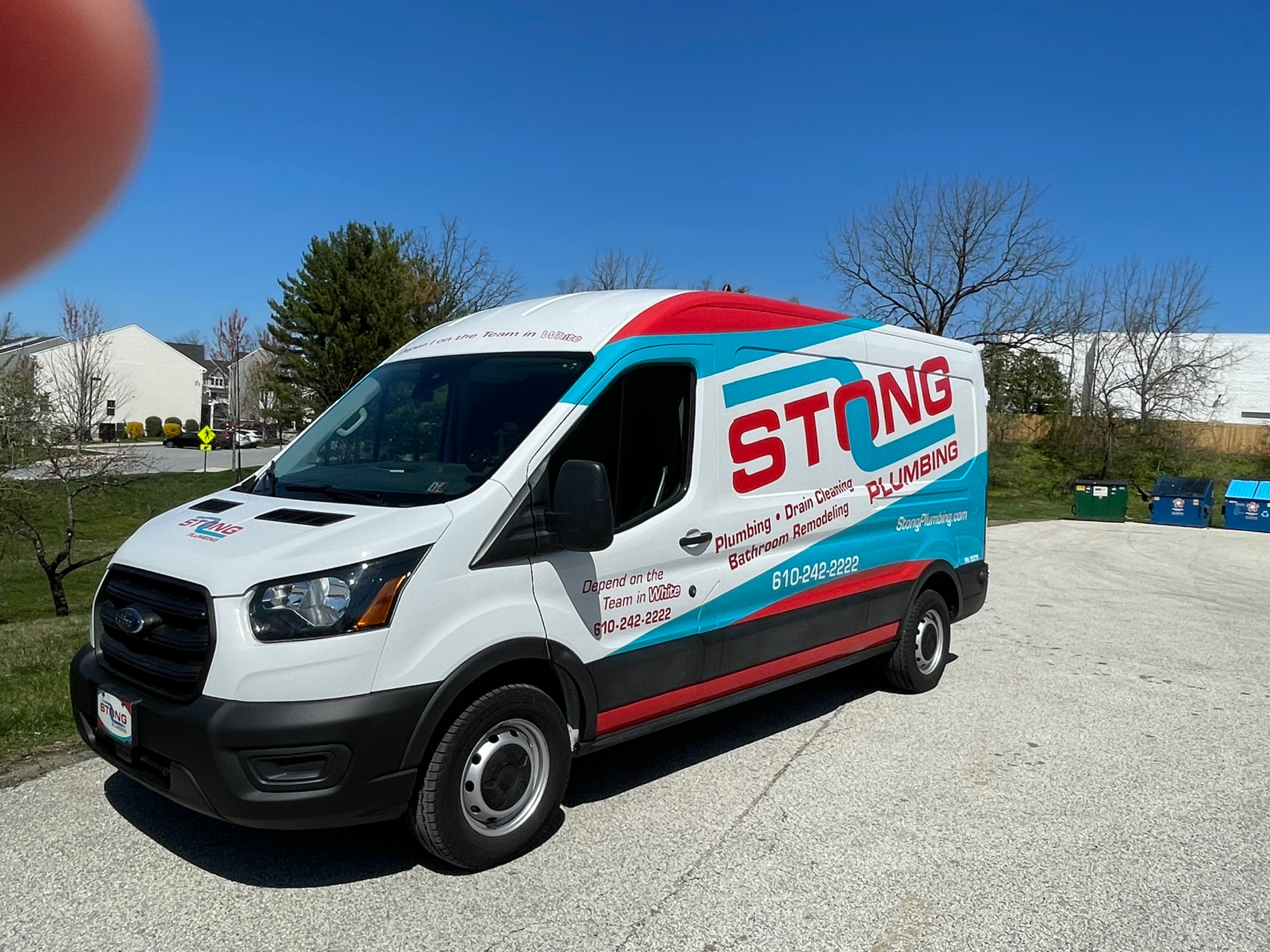 Stong Plumbing Logo