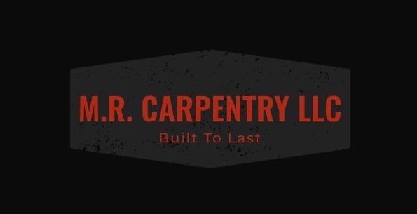 M R Carpentry Logo