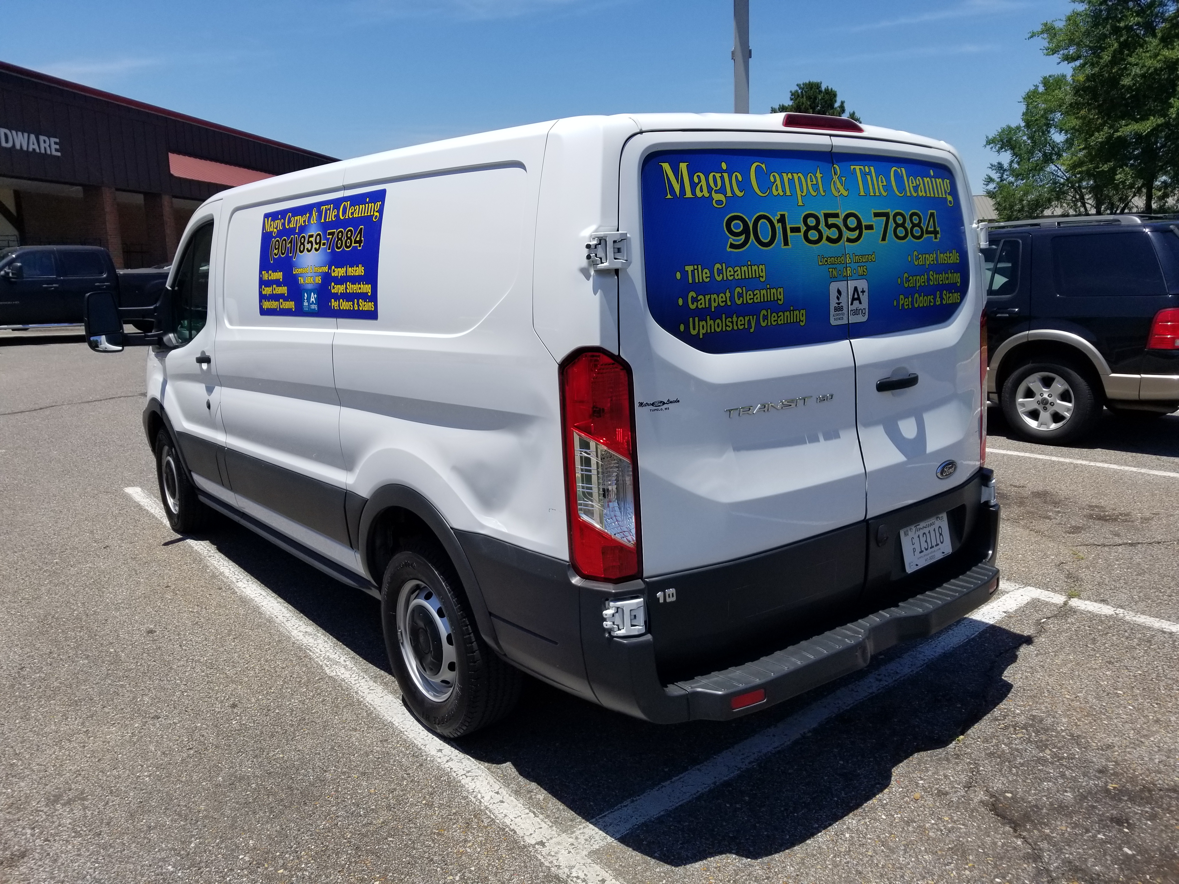 Magic Carpet Cleaning & Installs Logo