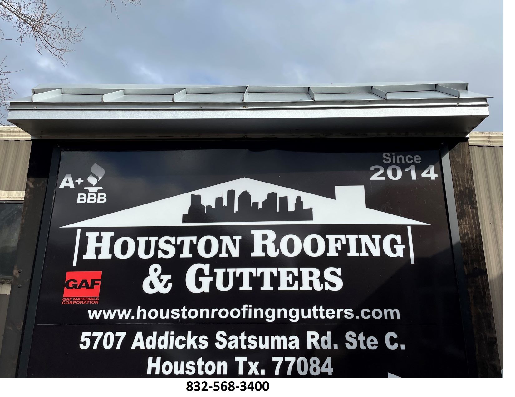 Houston Roofing & Gutters Logo