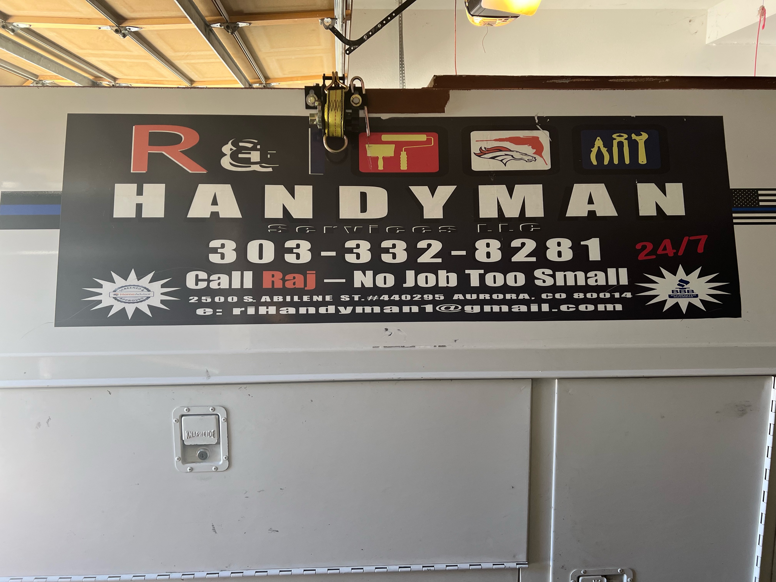 R & I Handyman Services, LLC Logo
