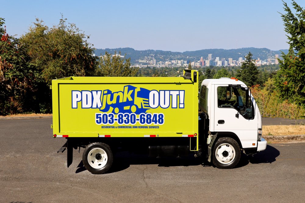 PDX Junk Out Logo