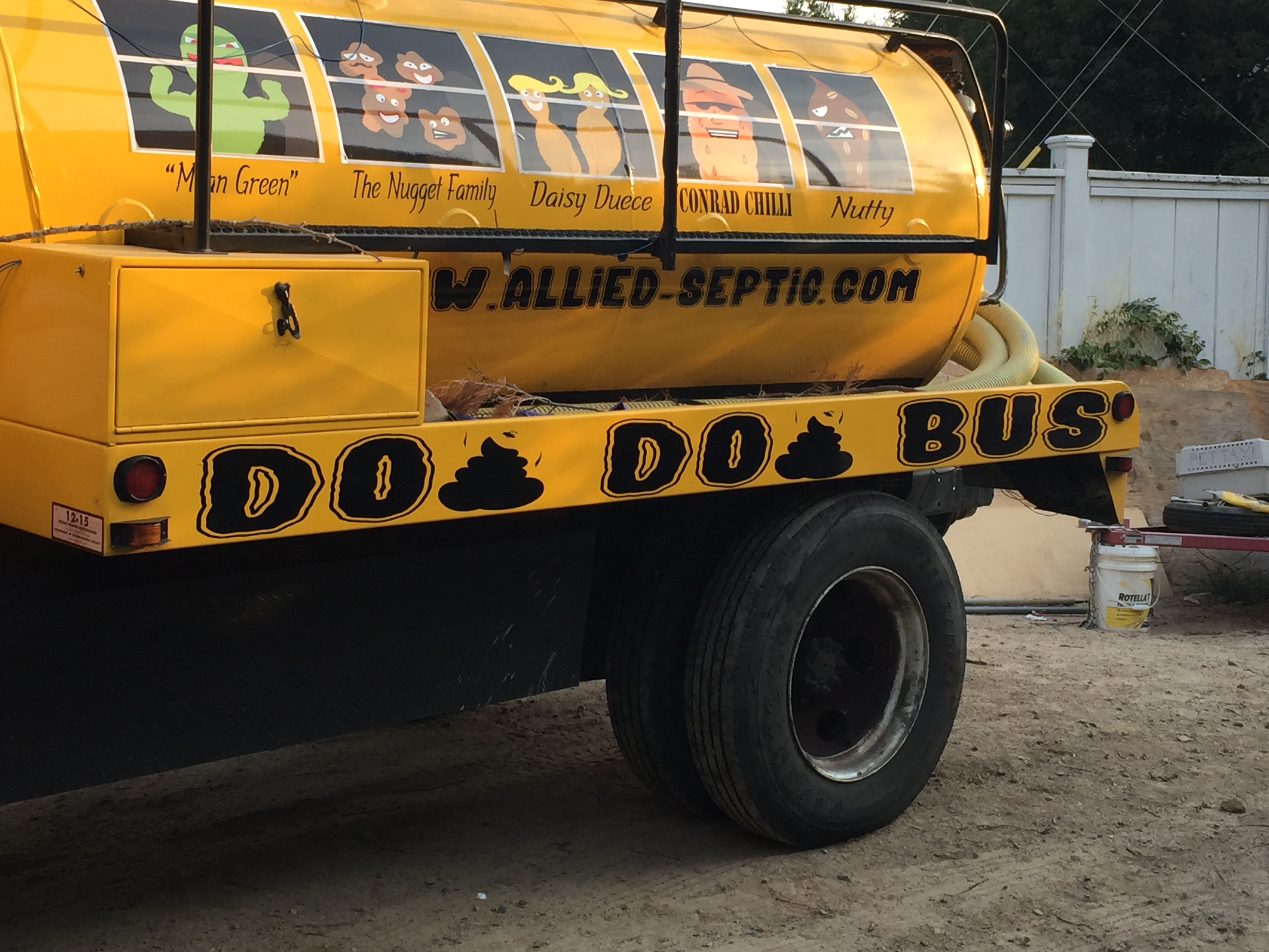 Doo Doo Bus Septic Logo