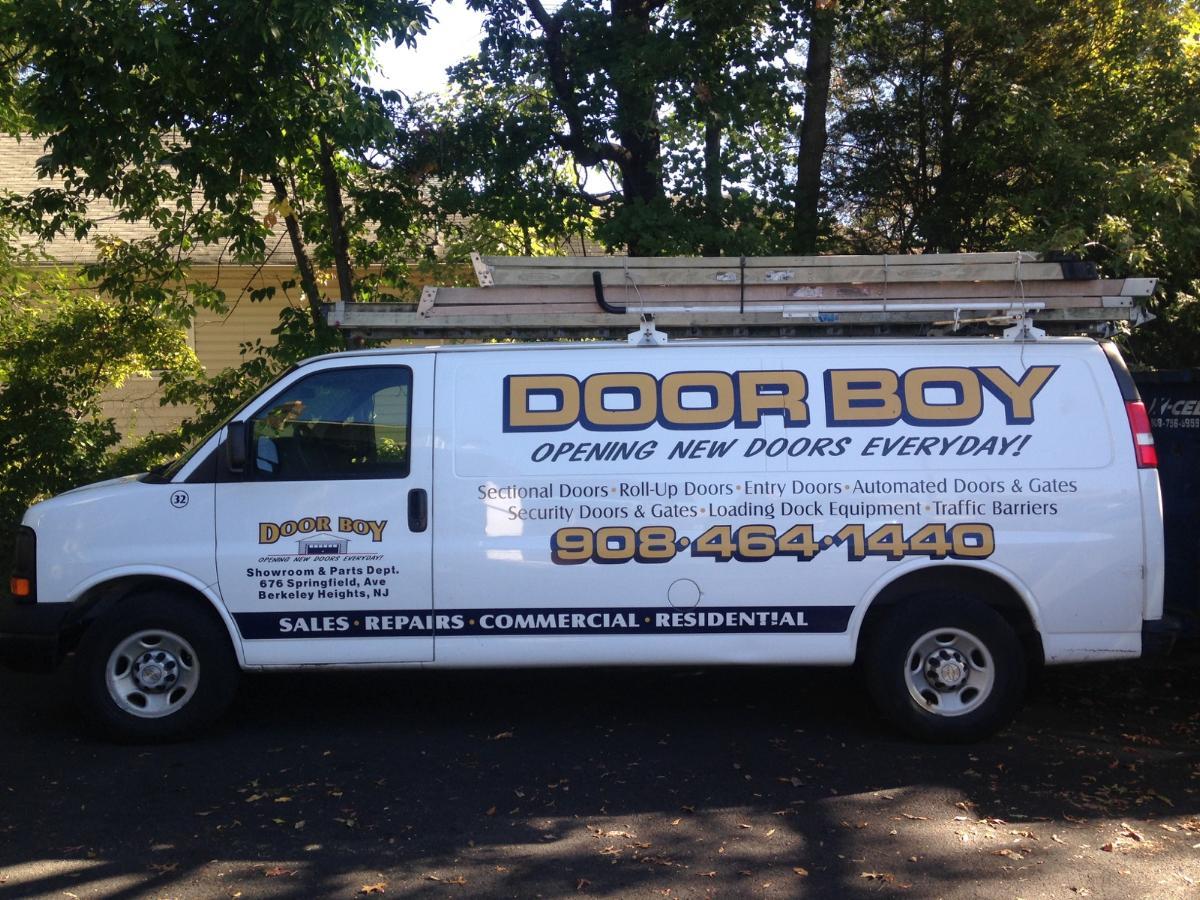 Door Boy at the Shore Logo