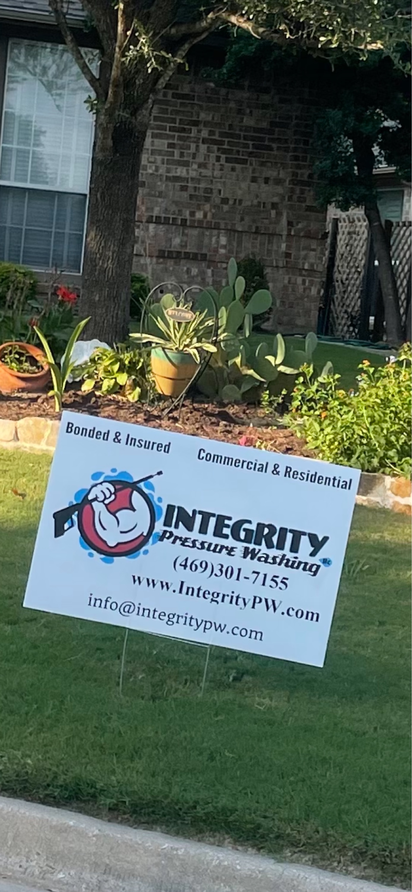 Integrity Pressure Washing llc Logo