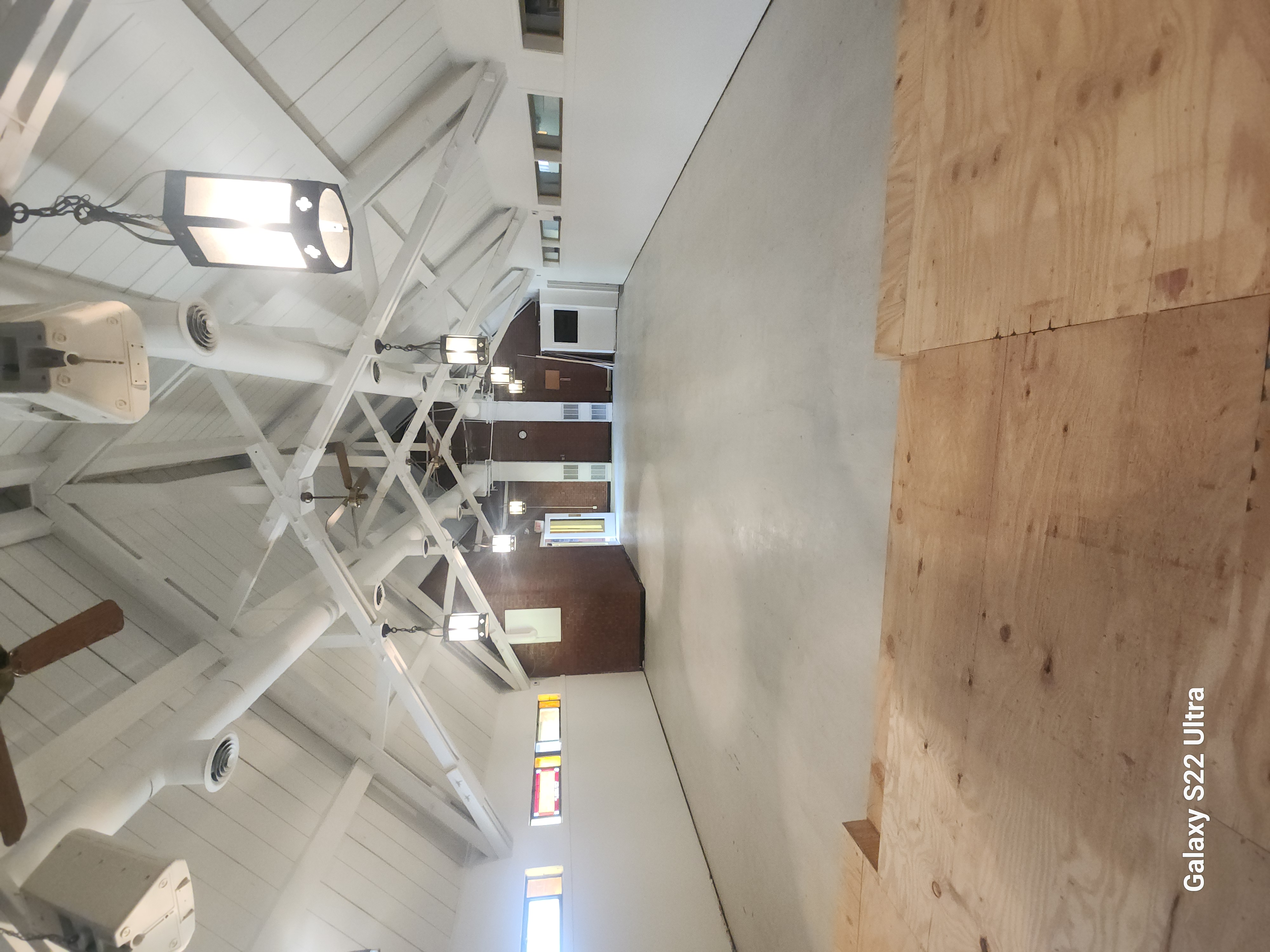 Hernandez Handyman Services Logo