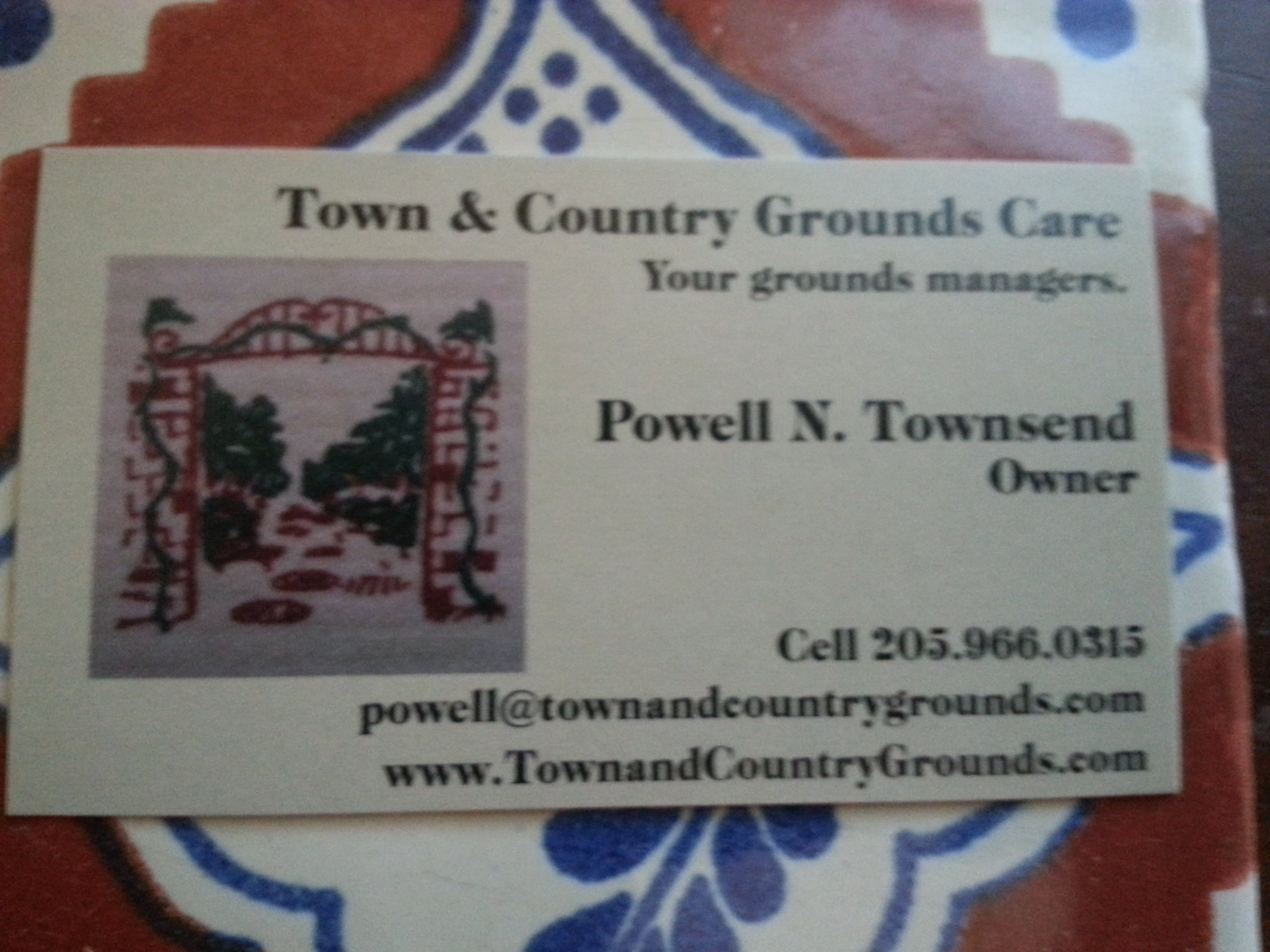 Town & Country Grounds Care Logo