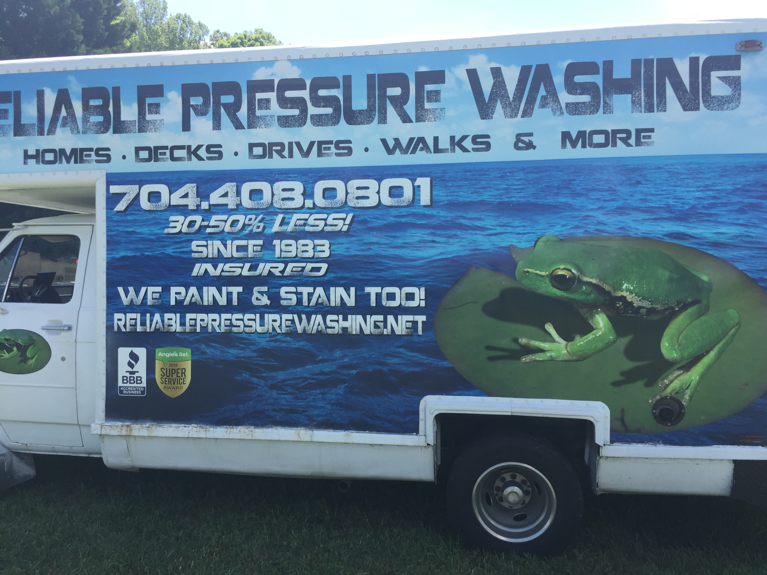 Reliable Pressure Washing Logo