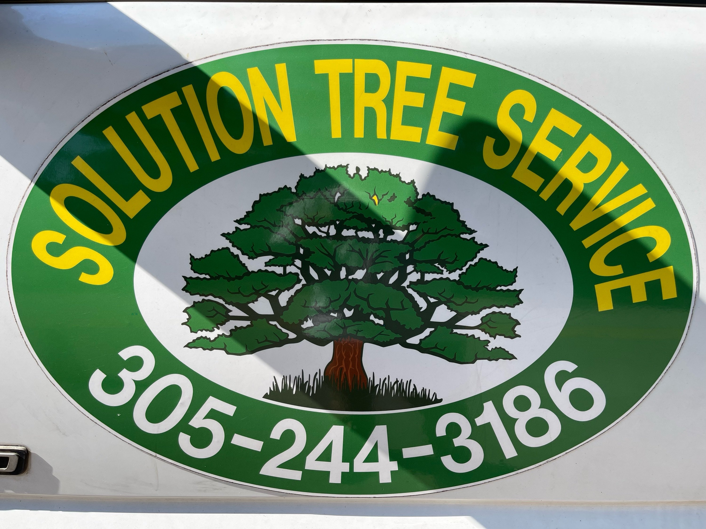 SOLUTION TREE SERVICE CONTRACTOR INC Logo