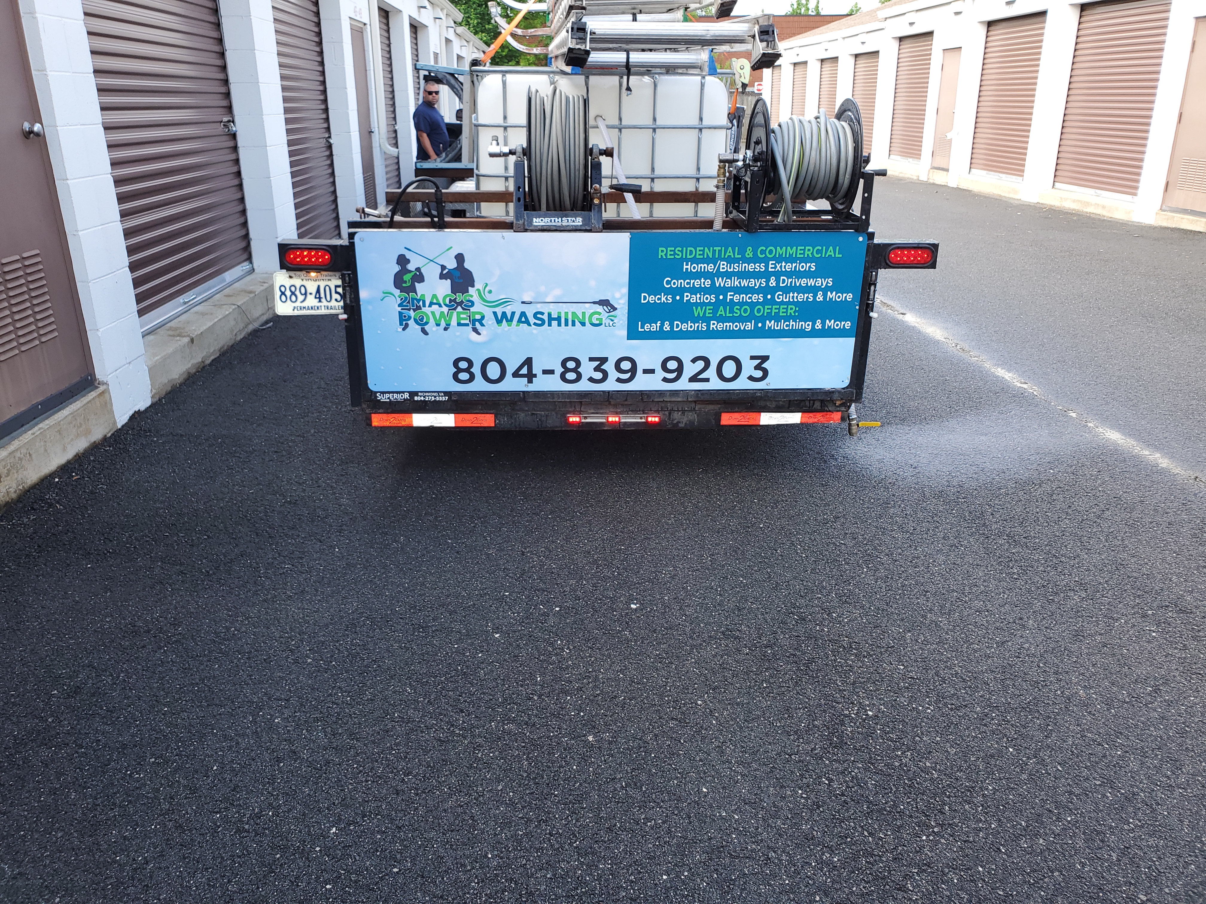 2Macs Power Washing, LLC Logo