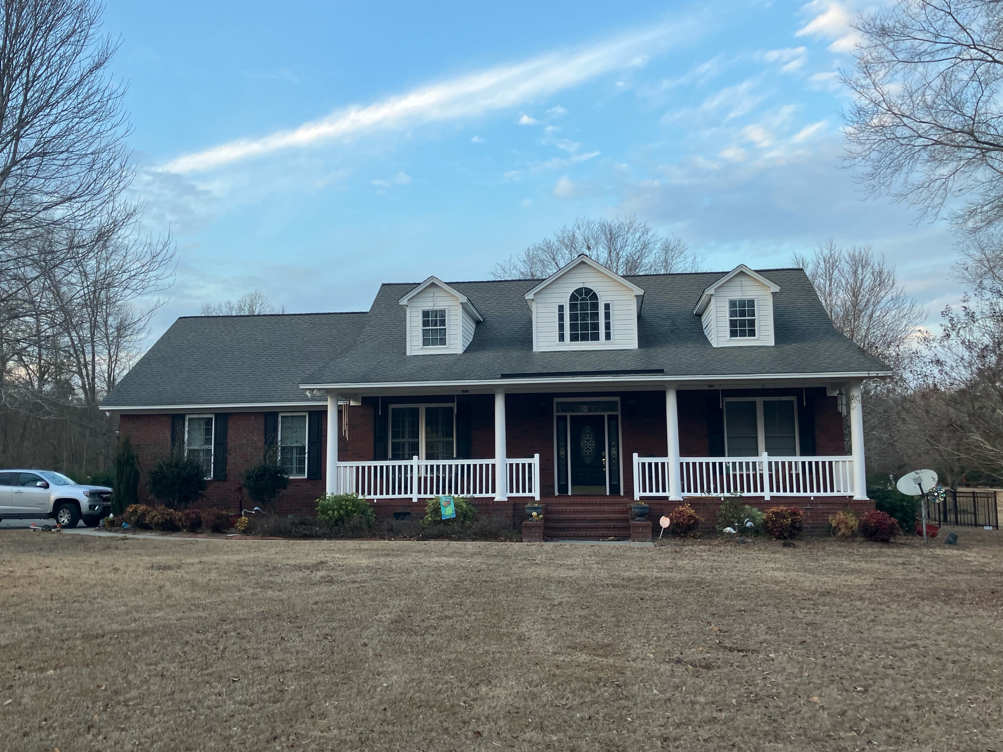 Welch's Quality Builders & Roofing, LLC Logo