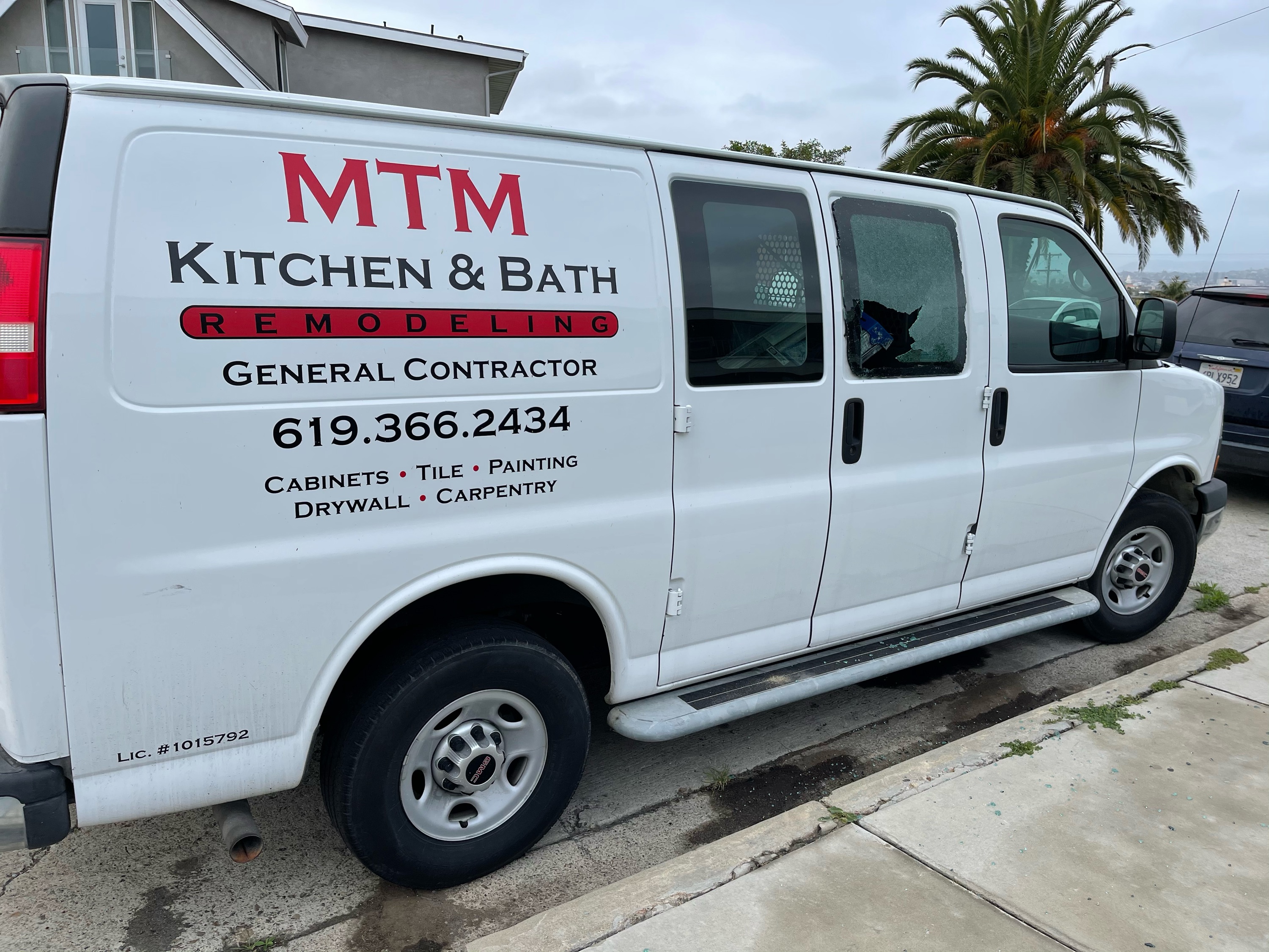 M T M Kitchen & Bath Logo