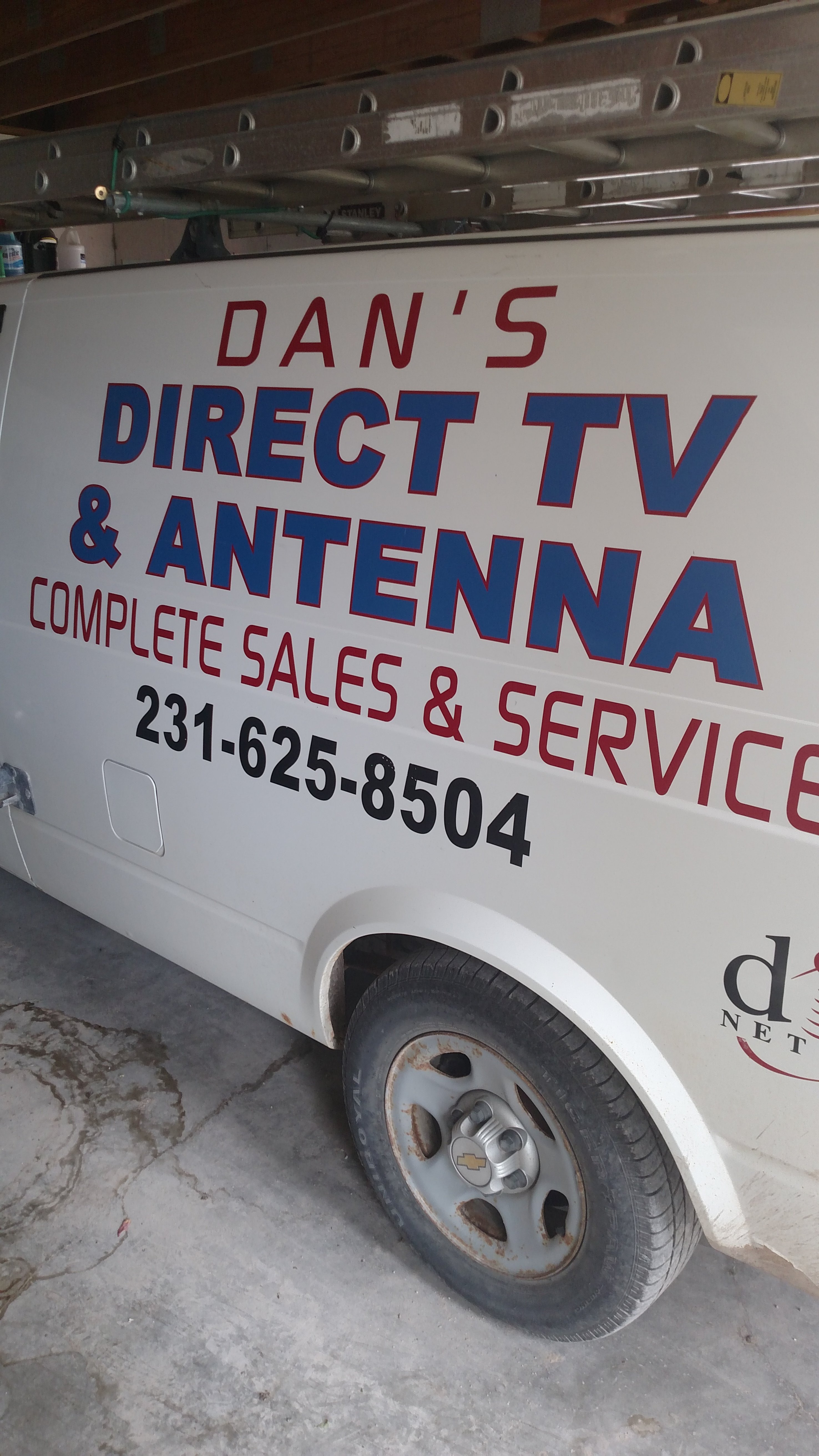 Dans Direct TV & Antennas Logo