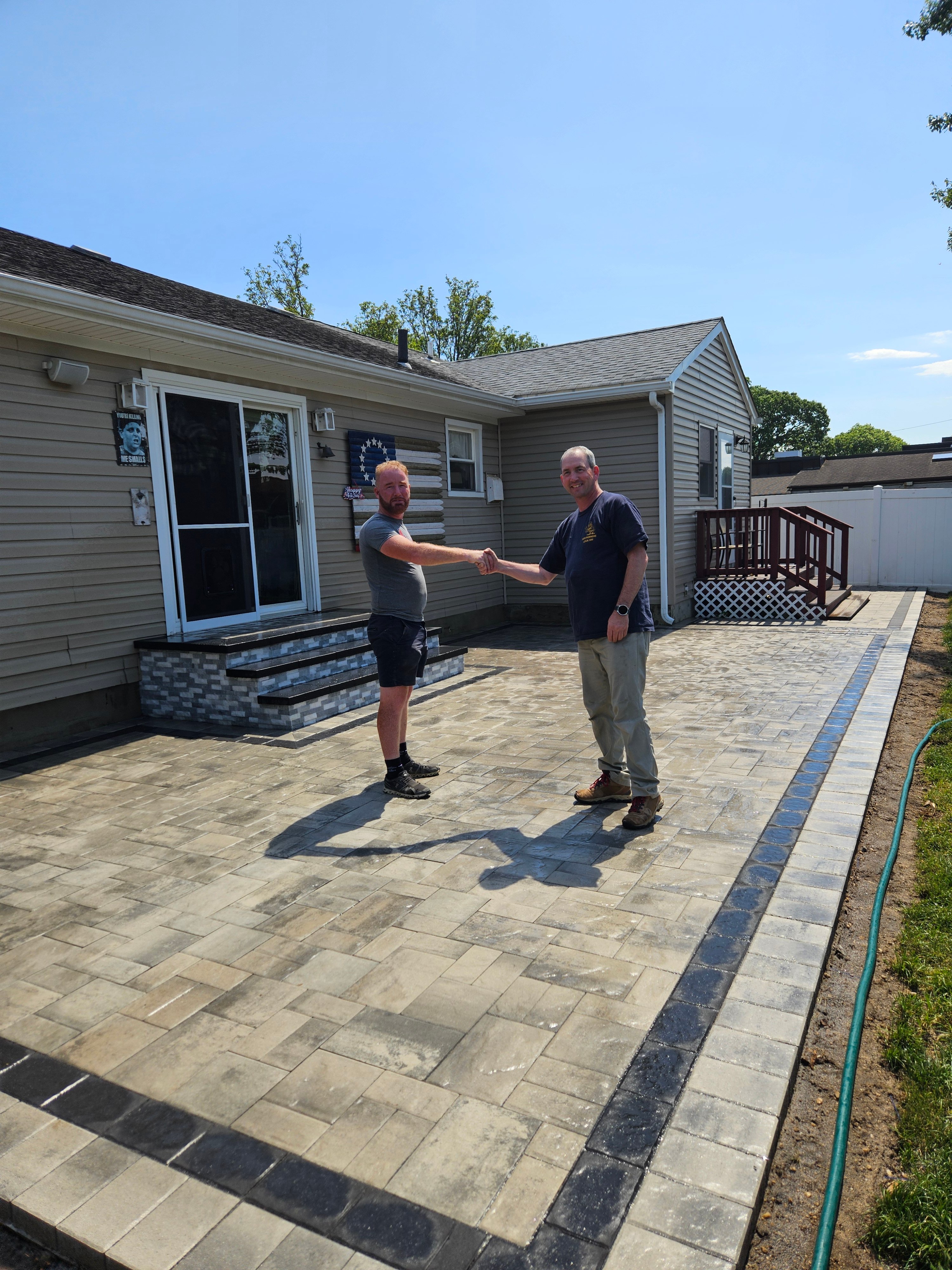 Advanced Driveways & Patios Paving & Masonry Specialist Logo