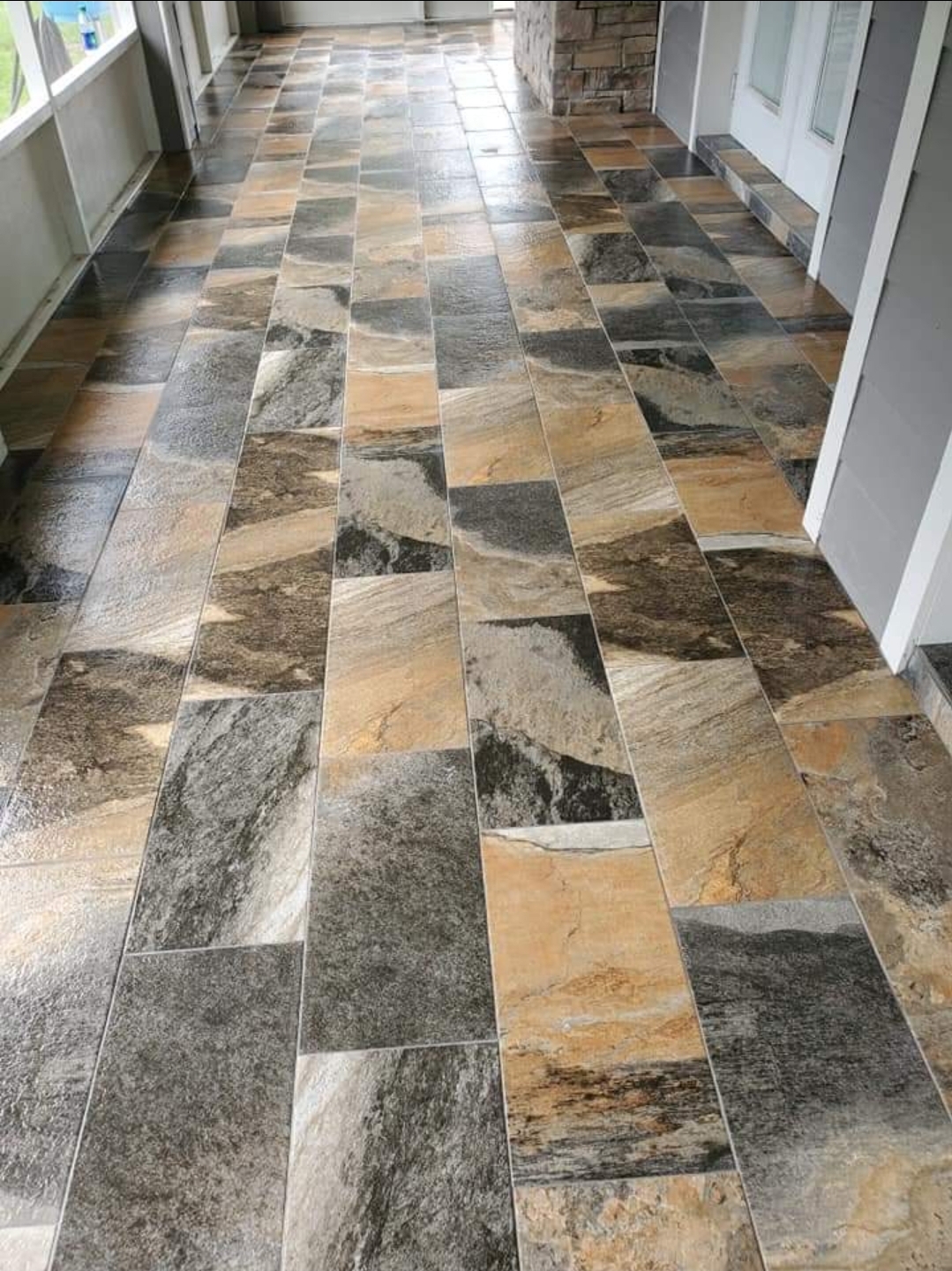 Cayton Custom Flooring, LLC Logo