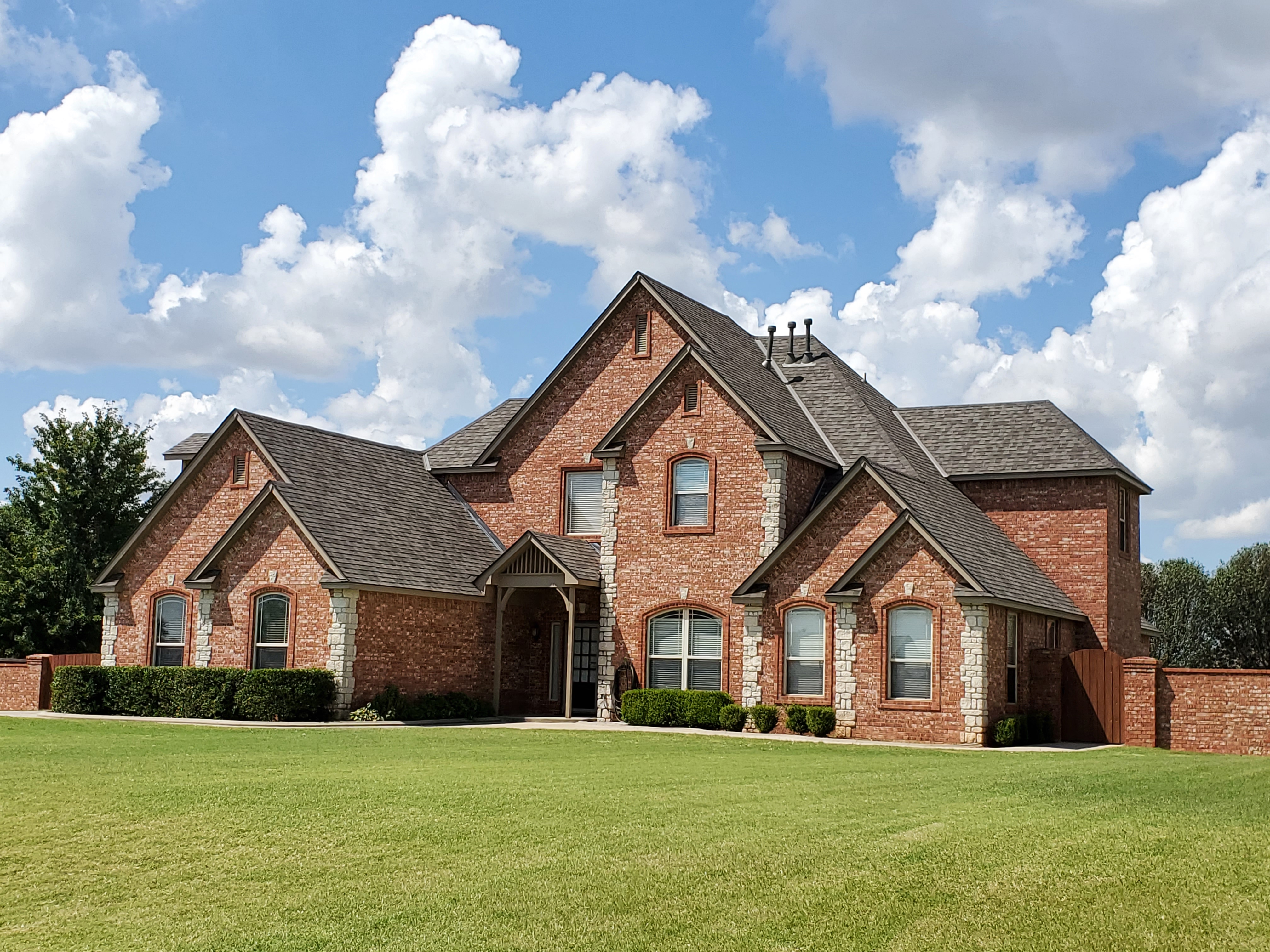 Guardian Roofing & Construction, Inc. Logo