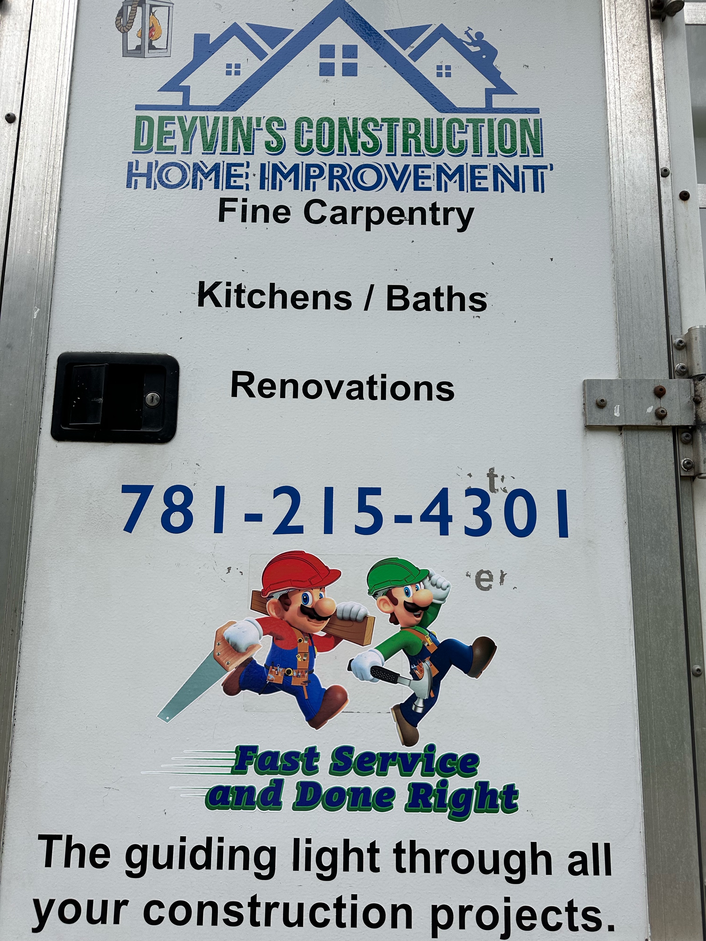 DEYVINS Construction Logo