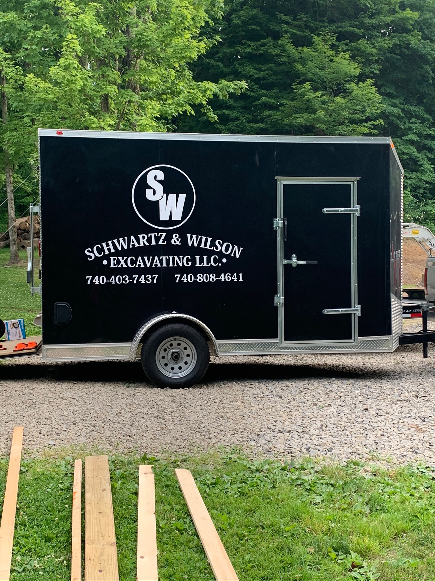 Schwartz and Wilson Excavating, LLC Logo