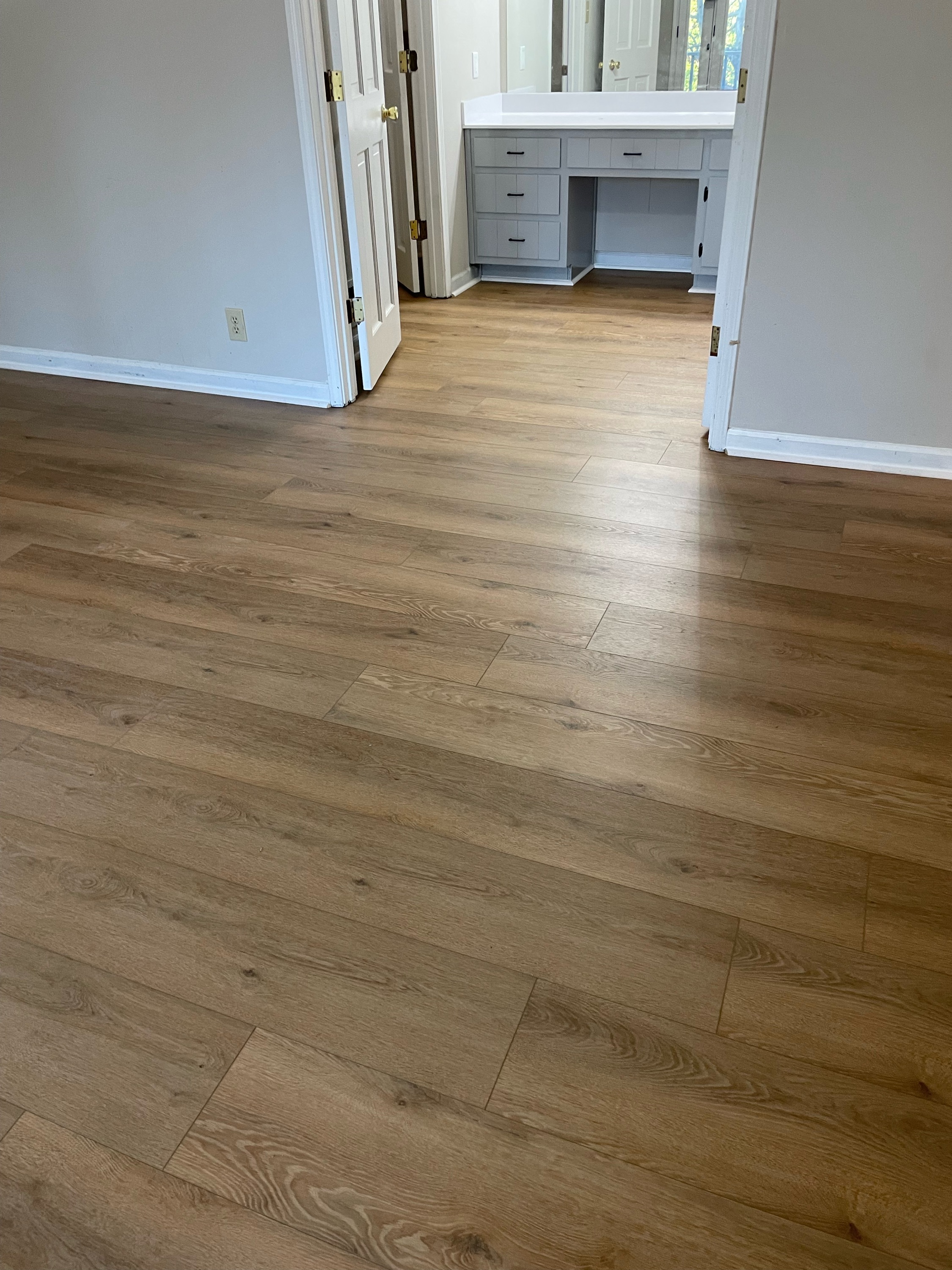 Beautiful Floors, LLC Logo