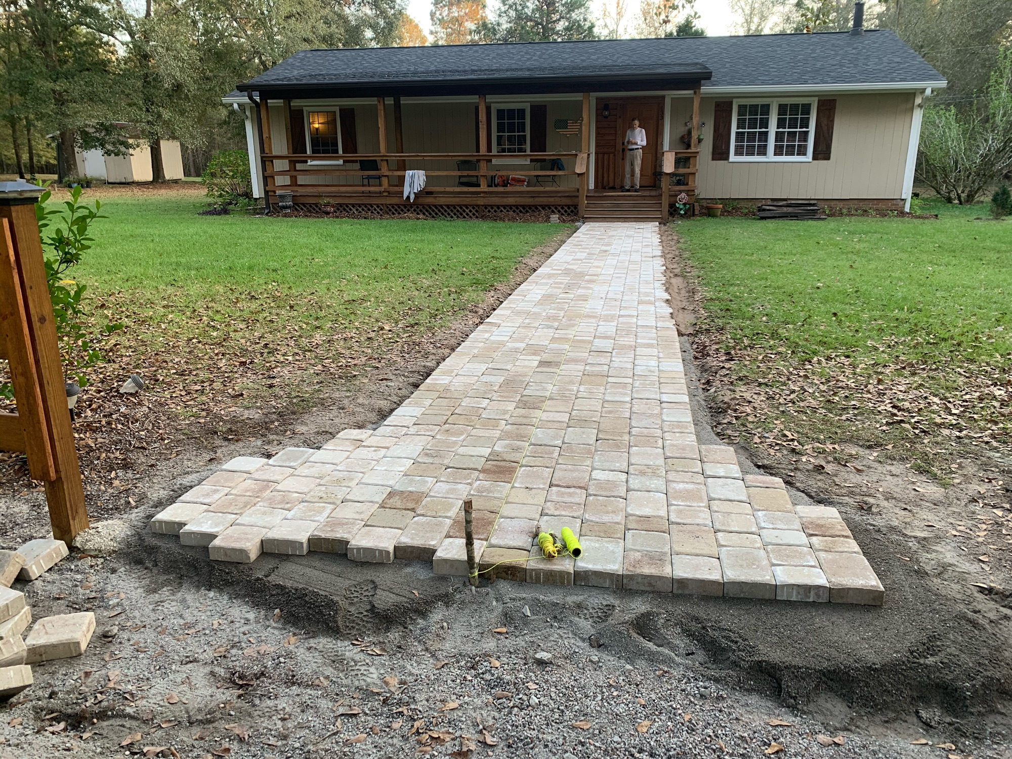 Mercado Landscaping, LLC Logo
